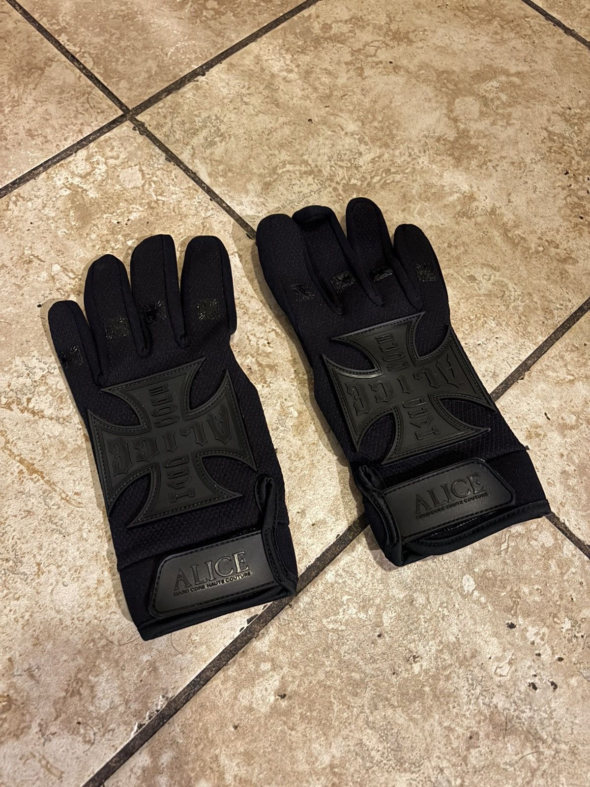 ALICE HOLLYWOOD GLOVES サイズ1 Alice Hollywood Gloves – LOWKEYDRIPPED