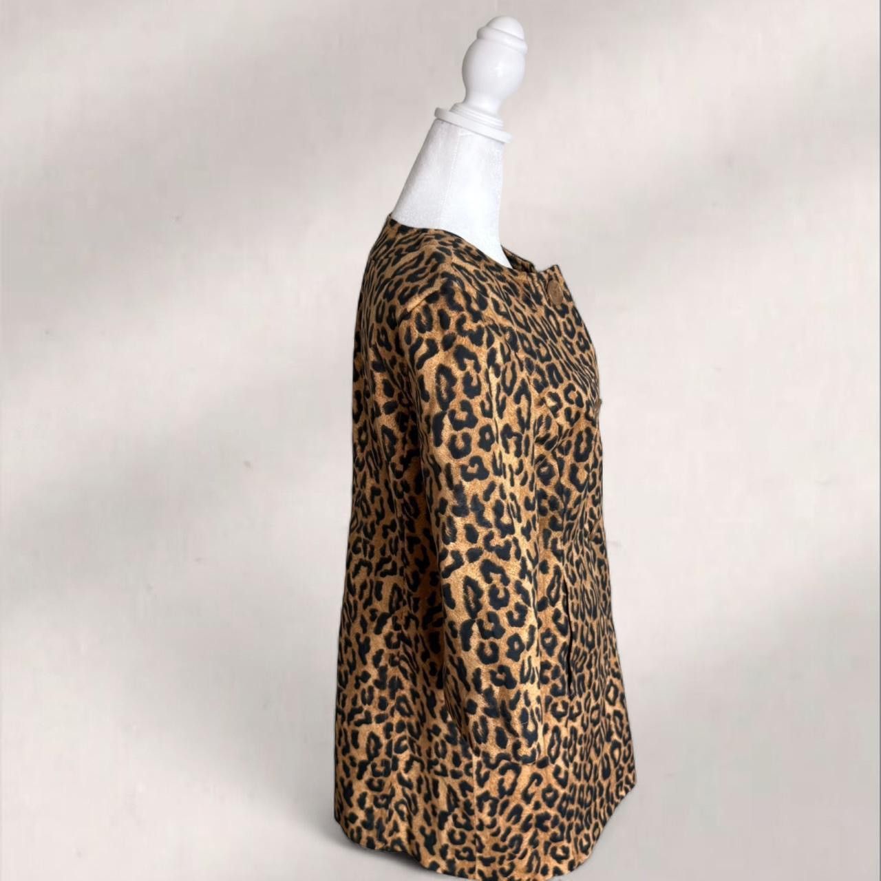 Other Leopard print coat with button front and 3/4 sleeves. Size S / US 4 / IT 40 - 5 Thumbnail