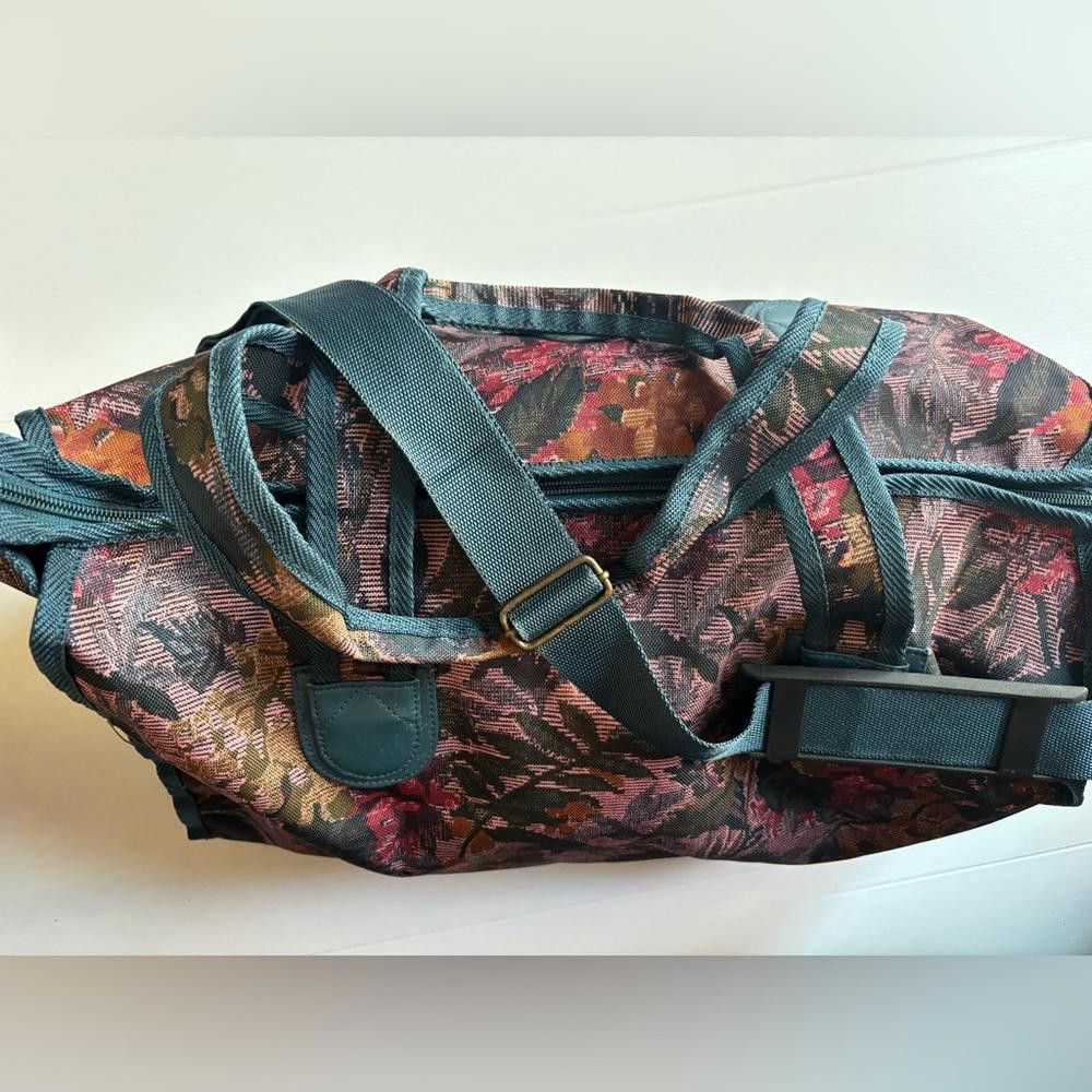 Designer Vintage Needlepoint Duffle Bag Size ONE SIZE - 3 Thumbnail