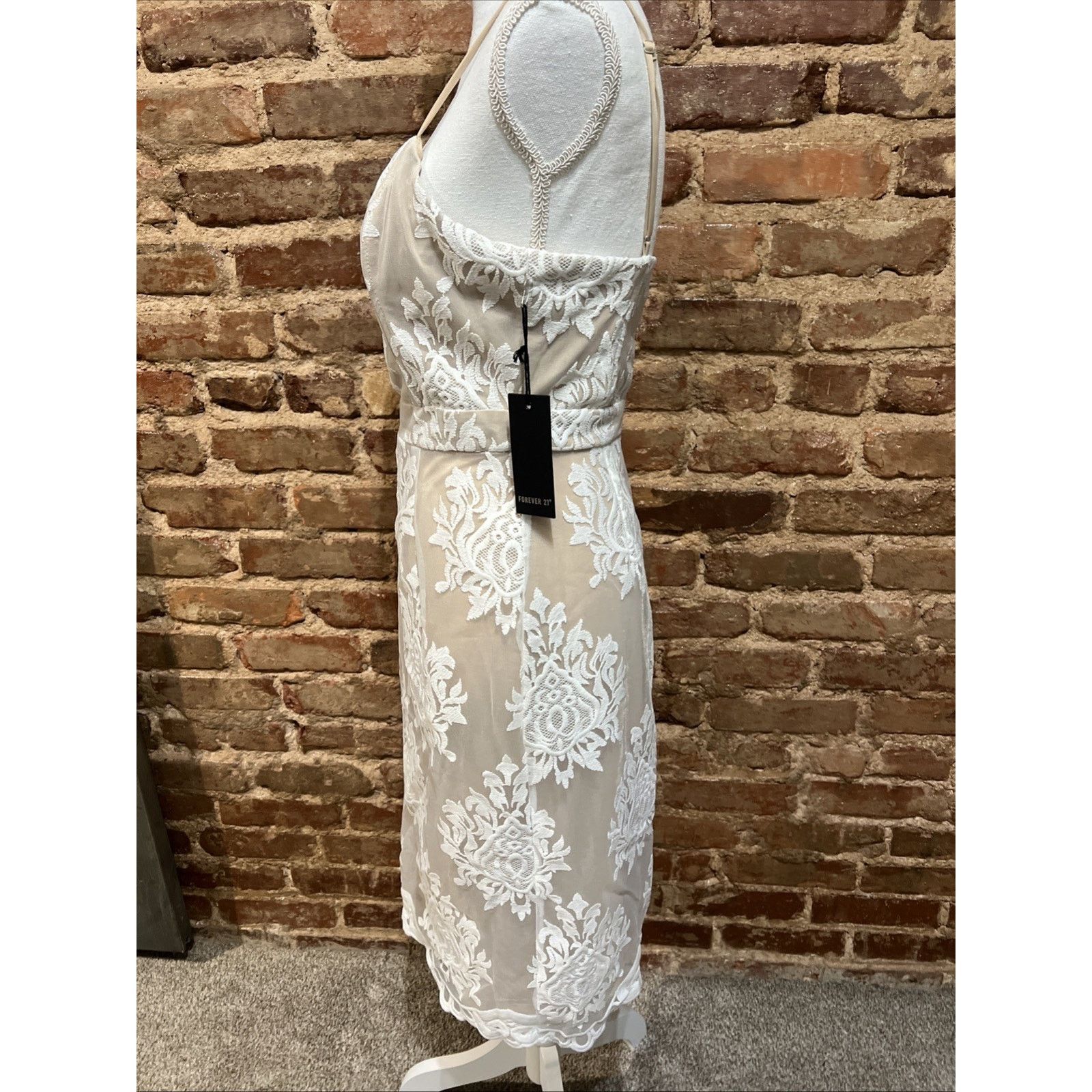 Forever 21 Forever 21 Y2K Womens Size M Beige/Lace party dress MIDI Size M / US 6-8 / IT 42-44 - 2 Thumbnail