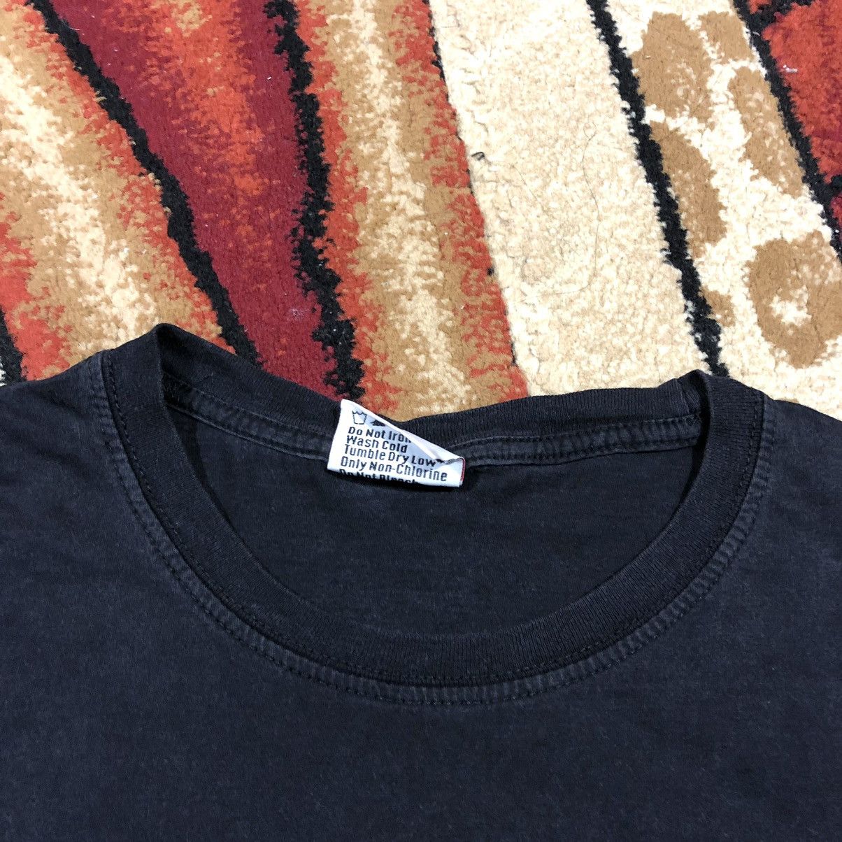 Naked & Famous Vintage Faded Michael Jordan Dunk His Head Rare T Shirt Size US L / EU 52-54 / 3 - 4 Thumbnail