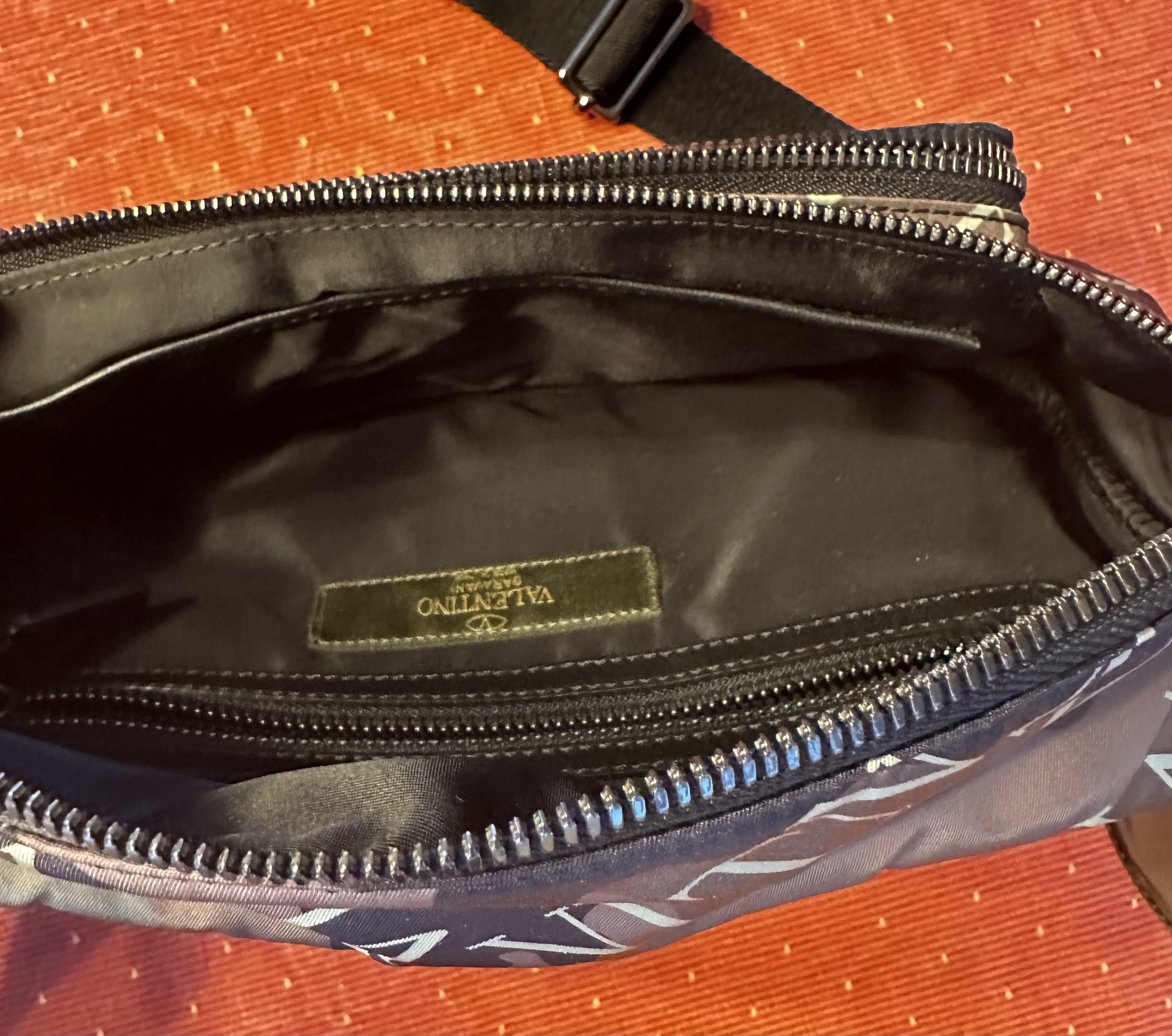 Valentino Valentino Garavani Camouflage Belt Bag canvas/leather Size ONE SIZE - 11 Thumbnail