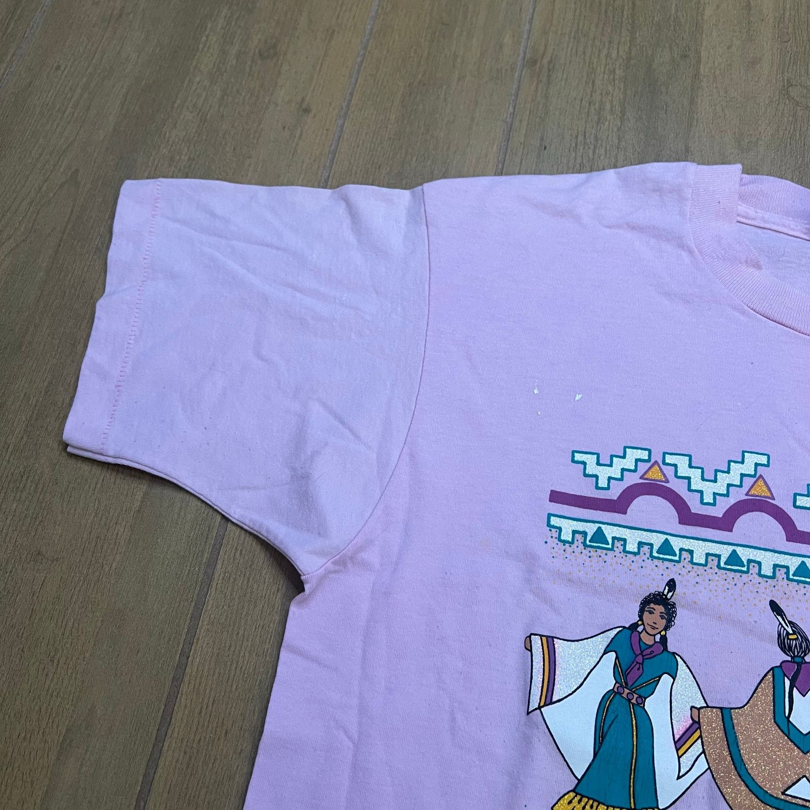 Vintage Vintage 90s T-Shirt Native American Dancers USA Sz L Size US L / EU 52-54 / 3 - 5 Thumbnail