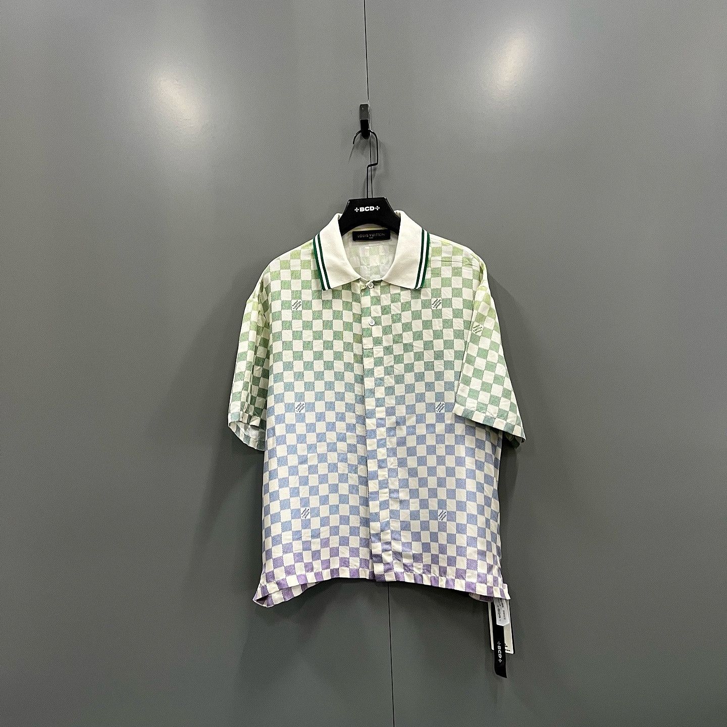 Louis Vuitton Louis Vuitton Damier Gradient Silk Polo Shirt XL Size US XL / EU 56 / 4 - 1 Thumbnail