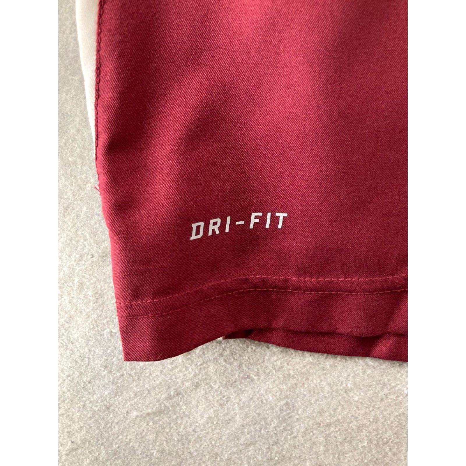 Nike Nike Polo Shirt Mens Large Burgundy Dri-Fit Athletic Polo Shirt Burgundy Nike Dri-Fit Logo Sports 90s Theme Mens Size US L / EU 52-54 / 3 - 4 Thumbnail