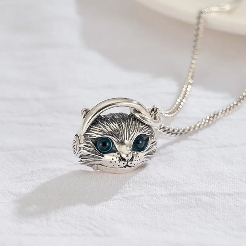 Jewelry Blue Eyes Smiling Cat Necklace Size ONE SIZE - 1 Thumbnail