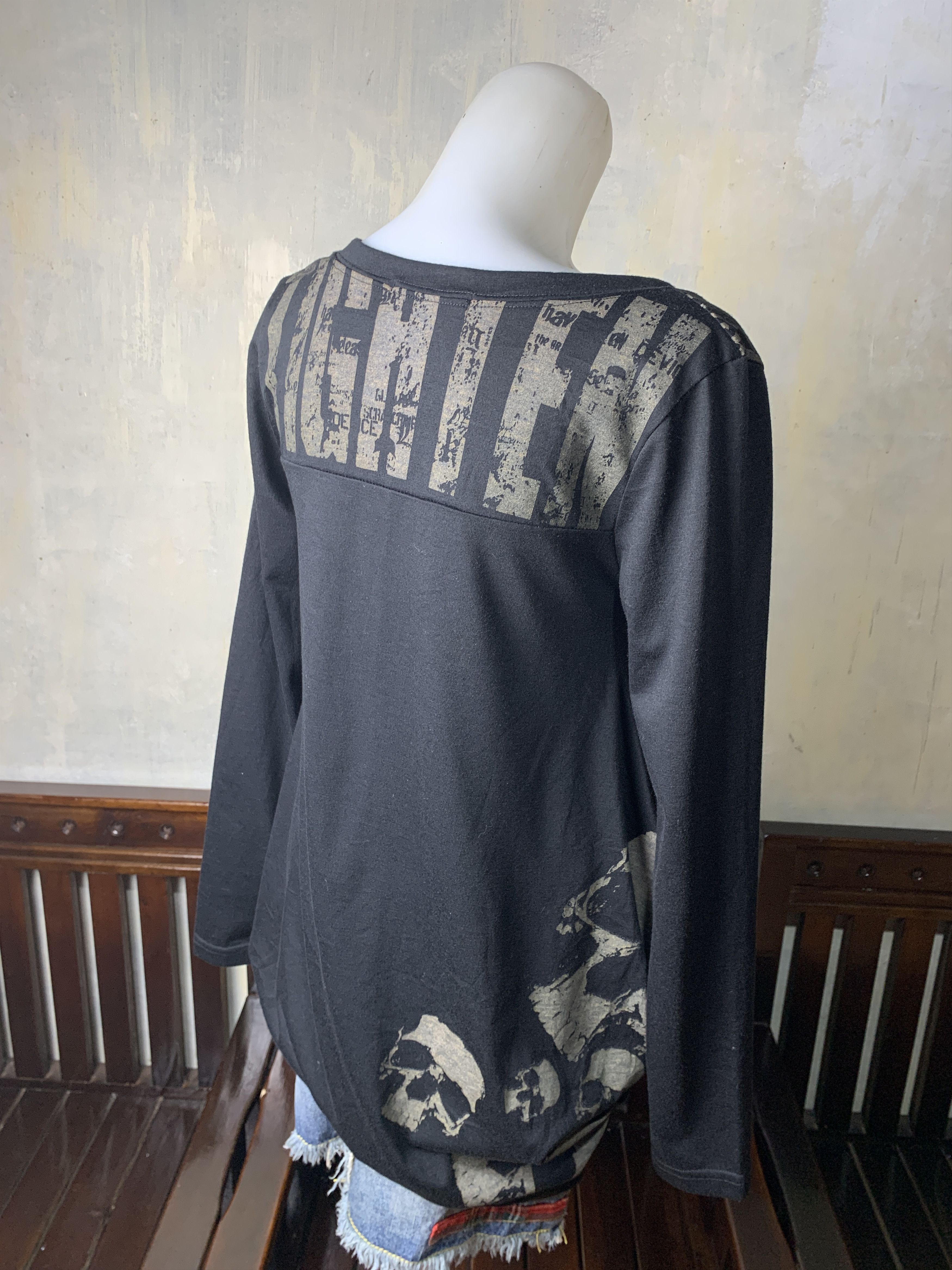 Japanese Brand Ghost of Harlem Cross Skull Poem Dressy Bat Top (F) Size ONE SIZE - 3 Thumbnail