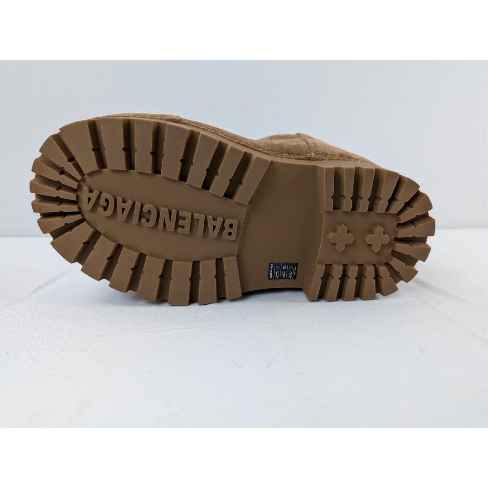 Balenciaga o1rshd1 Q: 2 / DUP / Alaska Fur Bootie in Brown/White Size US 8 / EU 41 - 11 Thumbnail