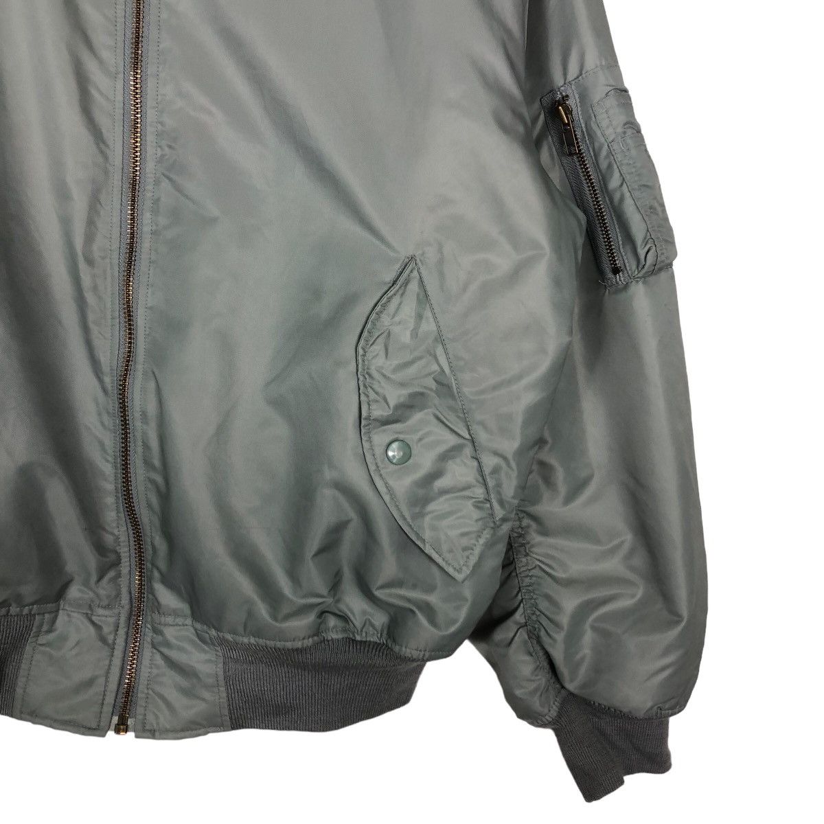 Japanese Brand 🔥90’s Vintage Bomber Jacket Riot Riot Uniqlo Japan Worker Size US L / EU 52-54 / 3 - 4 Thumbnail