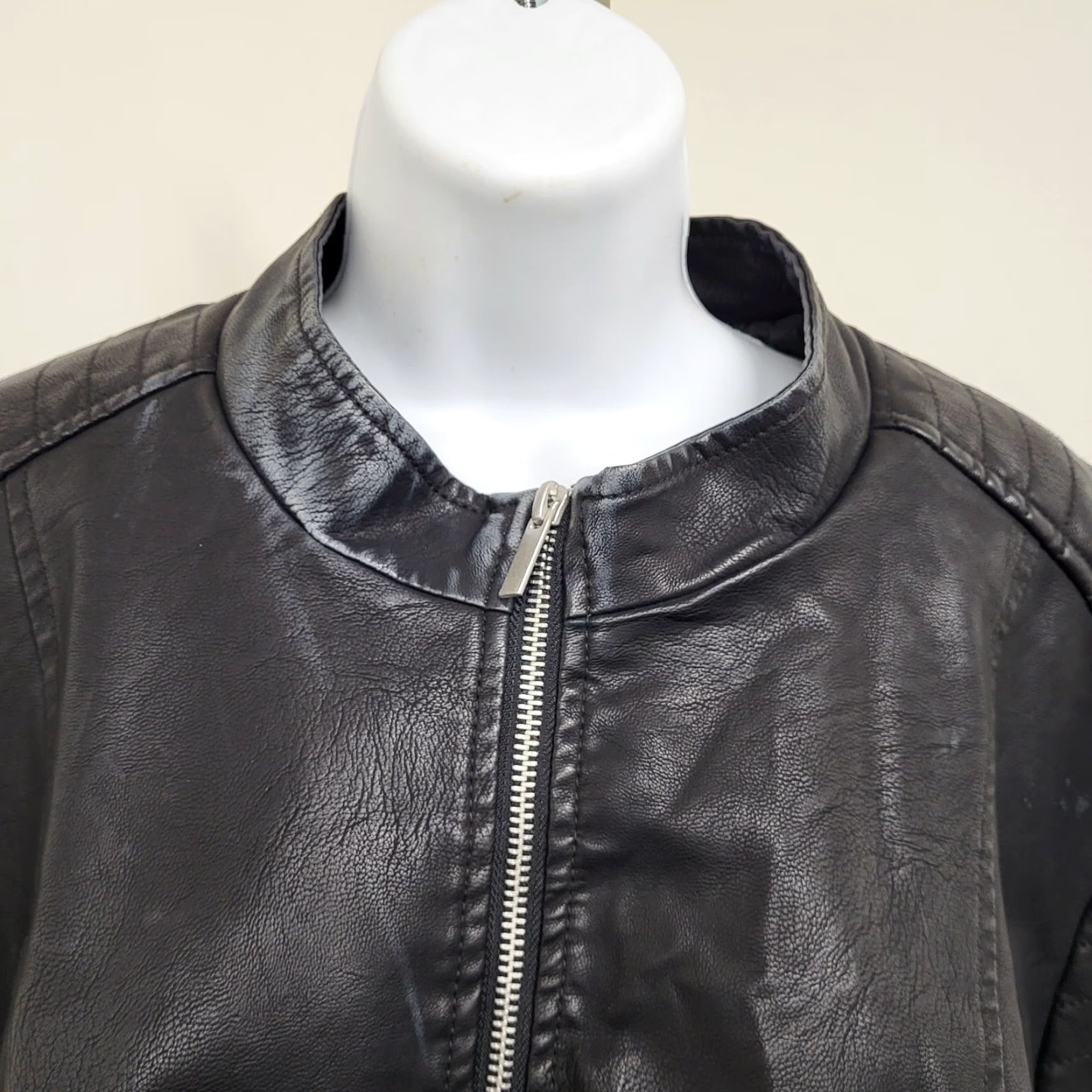 Vintage Baccini Jacket Biker Womens 3X Black Faux Leather Motorcycle Short Sleeve Long Sleeve Zip Winter Casual Plus Size Mens? Wait. Size XXL / US 16-18 / IT 52-54 - 5 Thumbnail