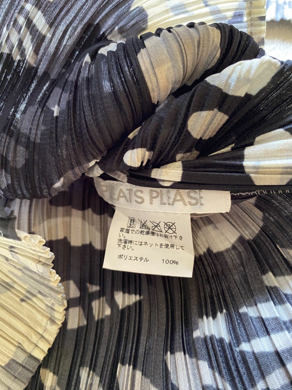 Pleats Please Issey Miyake PLEATS PLEASE ISSEY MIYAKE BLOUSES ART VINTAGE Size M / US 6-8 / IT 42-44 - 4 Thumbnail