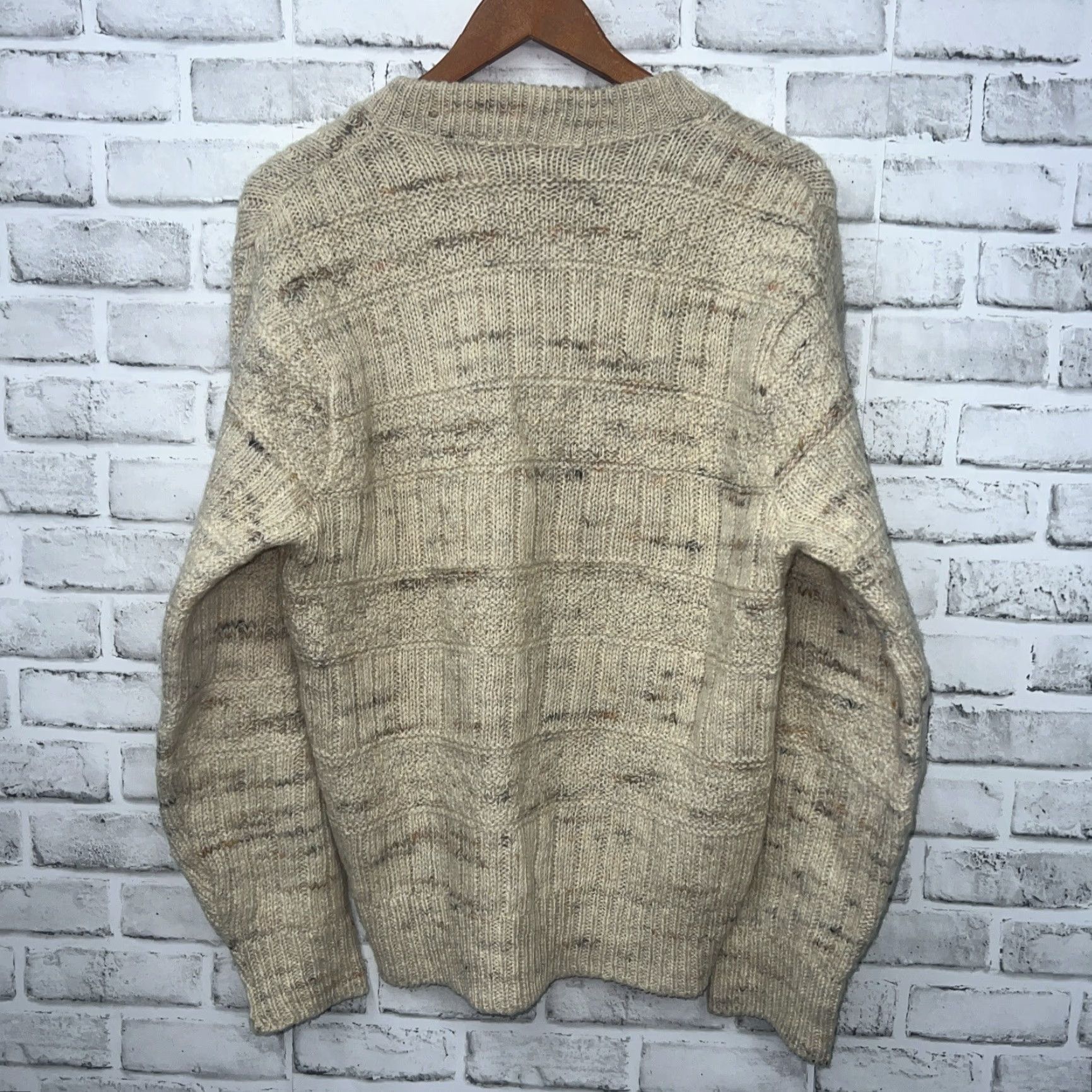 Pendleton VINTAGE Pendleton Woolen Mills Beige Wool Sweater Mens Size M Size US M / EU 48-50 / 2 - 4 Thumbnail