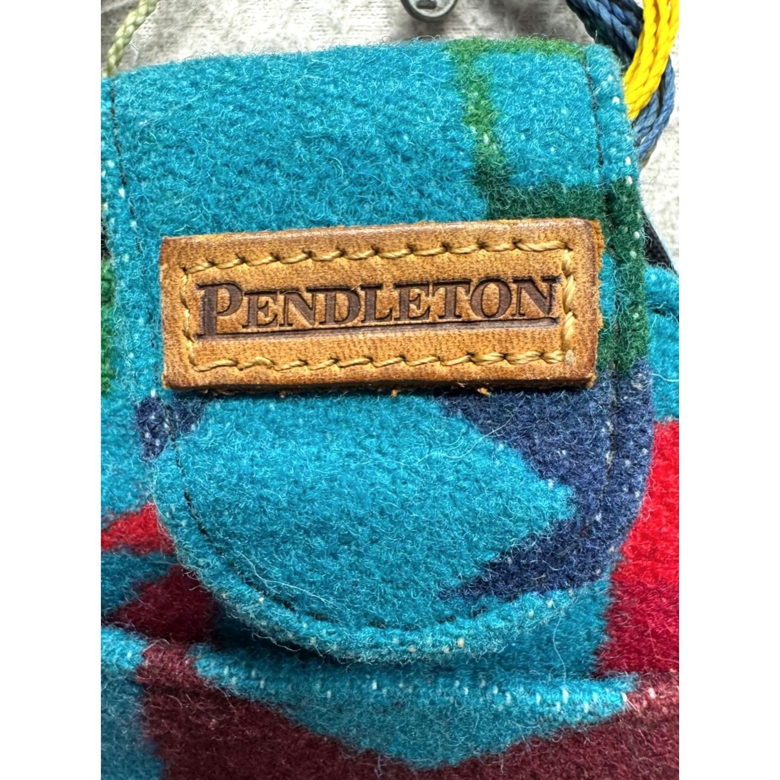 Pendleton VINTAGE Pendleton Wool Belt Pouch Case With Drawstring Closure & Native Navajo #9890 Mens Shirt? Size ONE SIZE - 3 Thumbnail