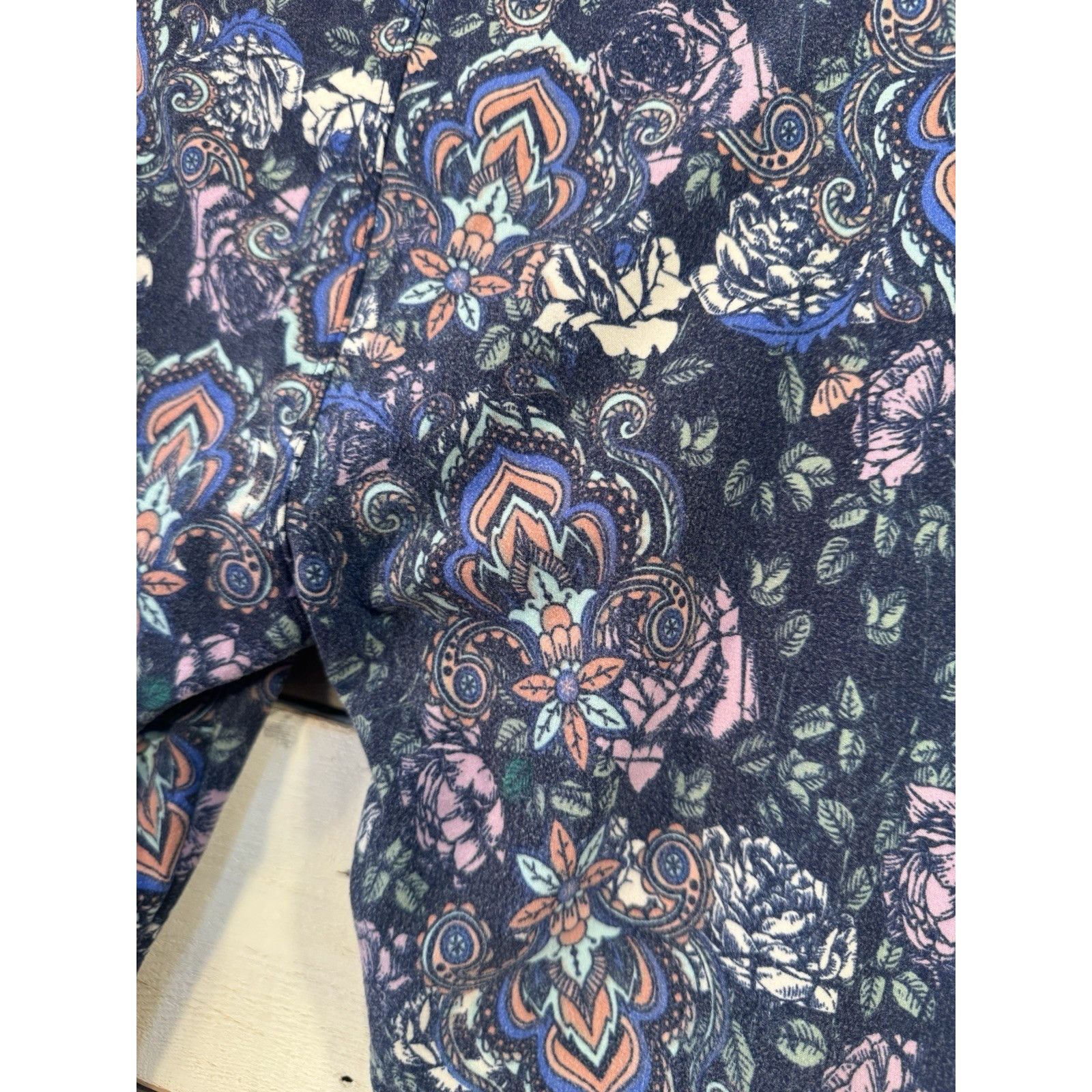 Other LuLaRoe Leggings OS One Size BLUE PATTERN Gently Used Size 29" - 7 Thumbnail