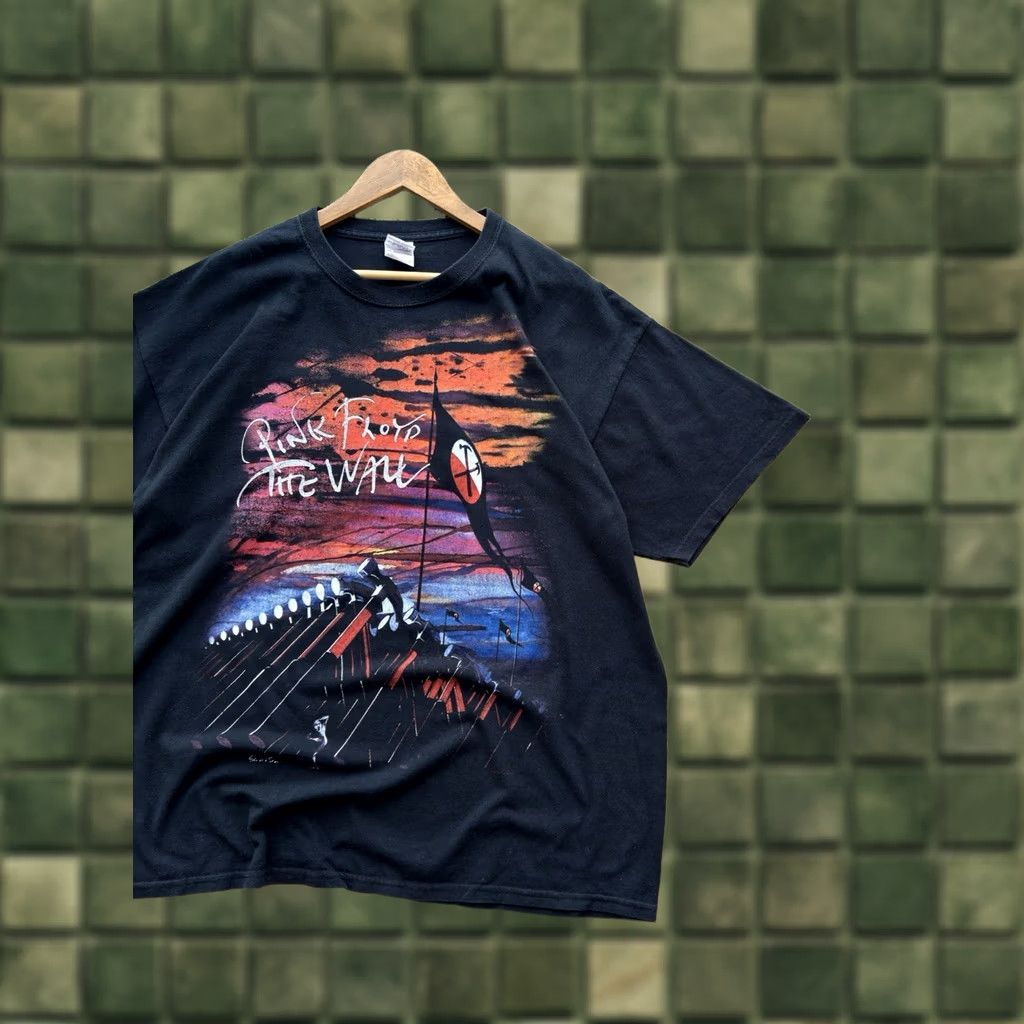 Gildan VINTAGE Pink Floyd The Wall Marching Hammers XL Shirt Mens Size US XL / EU 56 / 4 - 1 Thumbnail