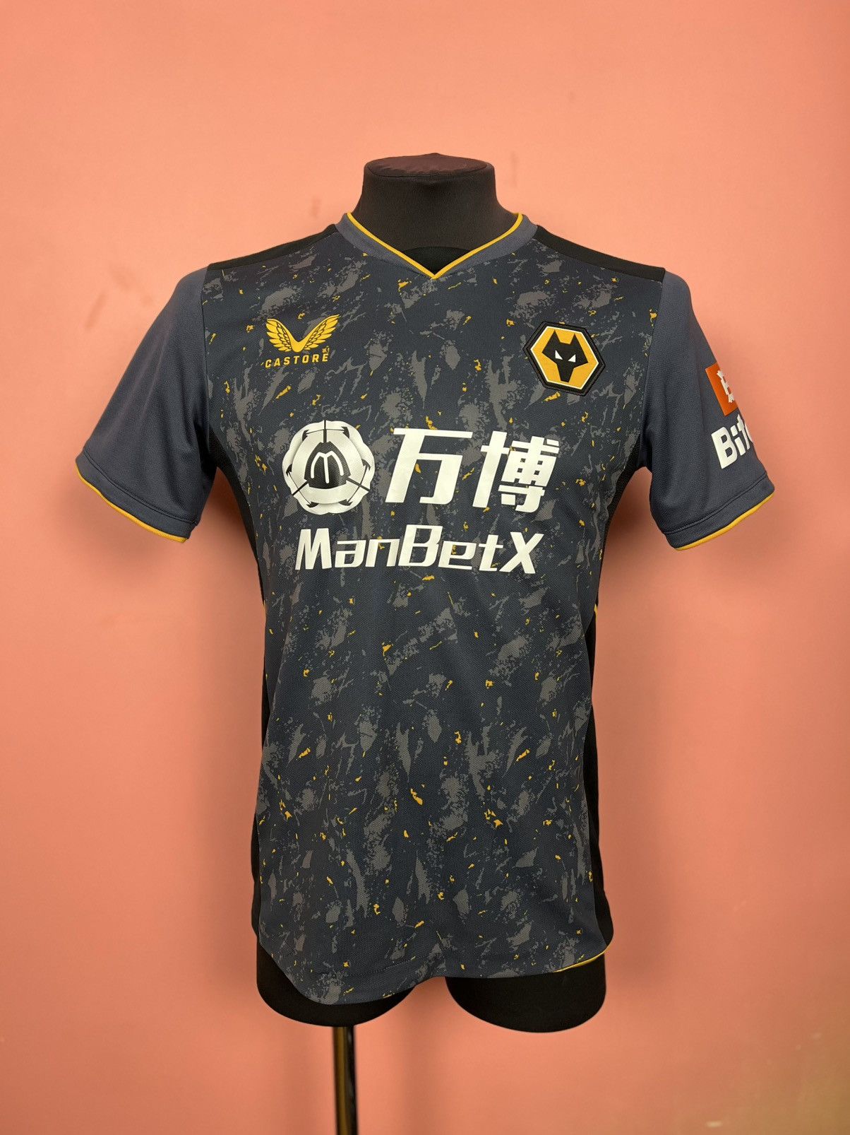 Castore Castore x wolverhampton soccer jersey 2021 2022 football Size US S / EU 44-46 / 1 - 1 Thumbnail