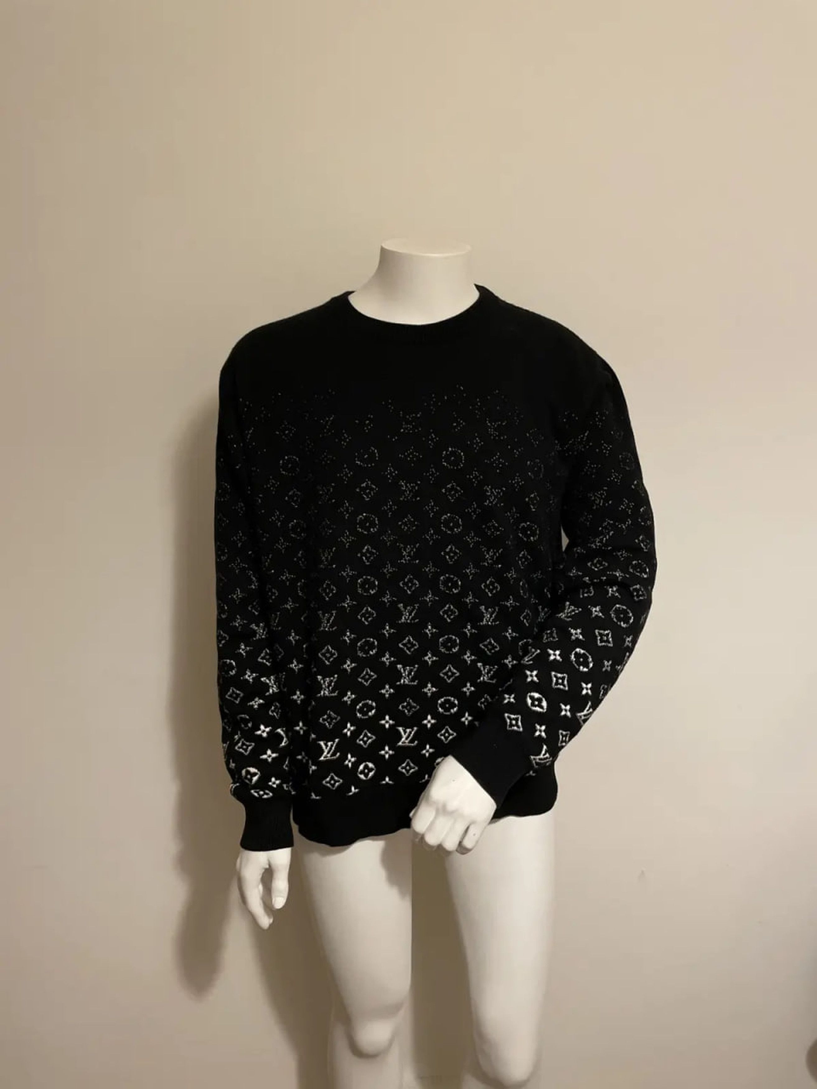 Louis Vuitton Louis Vuitton Black/White Gradient Monogram Sweater Size US L / EU 52-54 / 3 - 1 Thumbnail