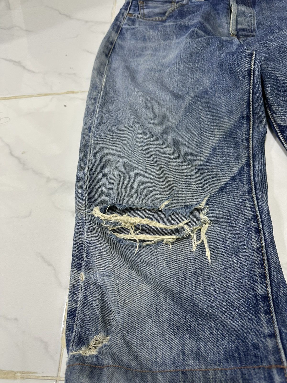 Levi's Vintage Big e pek 201 lvc buckle back 90s Size US 30 / EU 46 - 3 Thumbnail