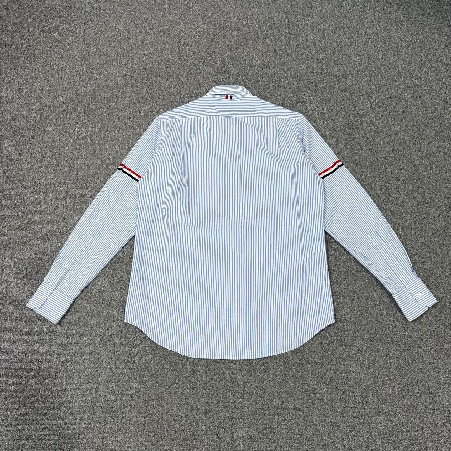 Thom Browne Thom Browne blue long sleeve stripe shirt 3 mint Size US L / EU 52-54 / 3 - 2 Thumbnail