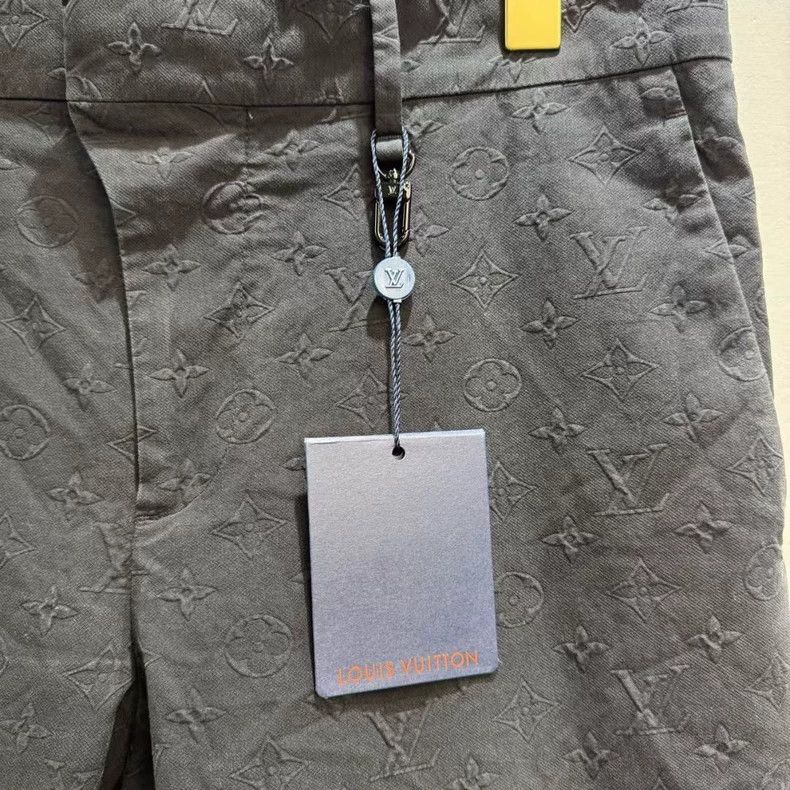Louis Vuitton Louis Vuitton Embossed Dark Pattern Full Logo Overalls pan Size US 42 / EU 58 - 3 Thumbnail