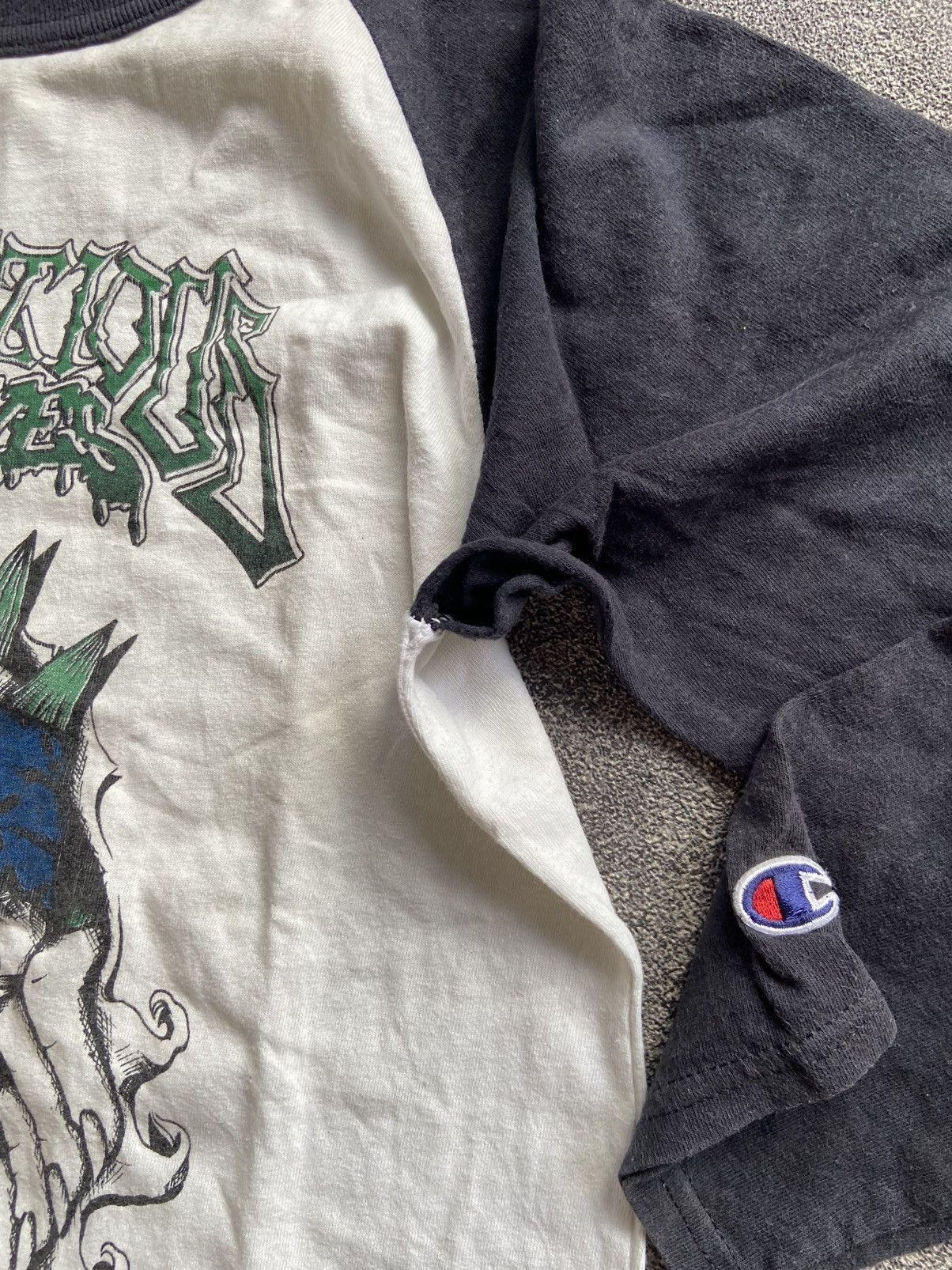Band Tees Infectious Grooves Raglan Tshirt RARE! Size US M / EU 48-50 / 2 - 12 Thumbnail