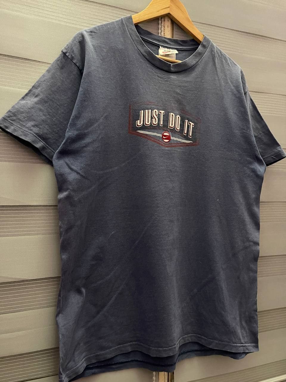Nike 2000s Sun Faded Nike Just Do It Tees Size US L / EU 52-54 / 3 - 2 Thumbnail