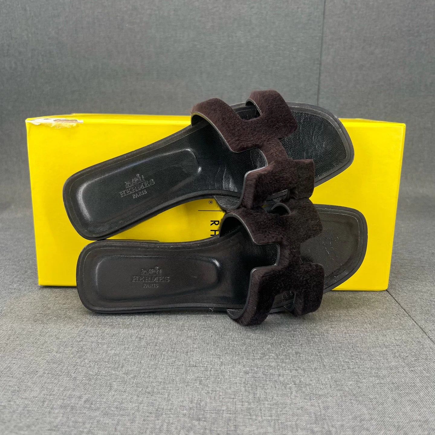 Hermes Hermès Black Velvet H Slippers 36.5 1W TapedSole Size US 5.5 / IT 35.5 - 2 Thumbnail