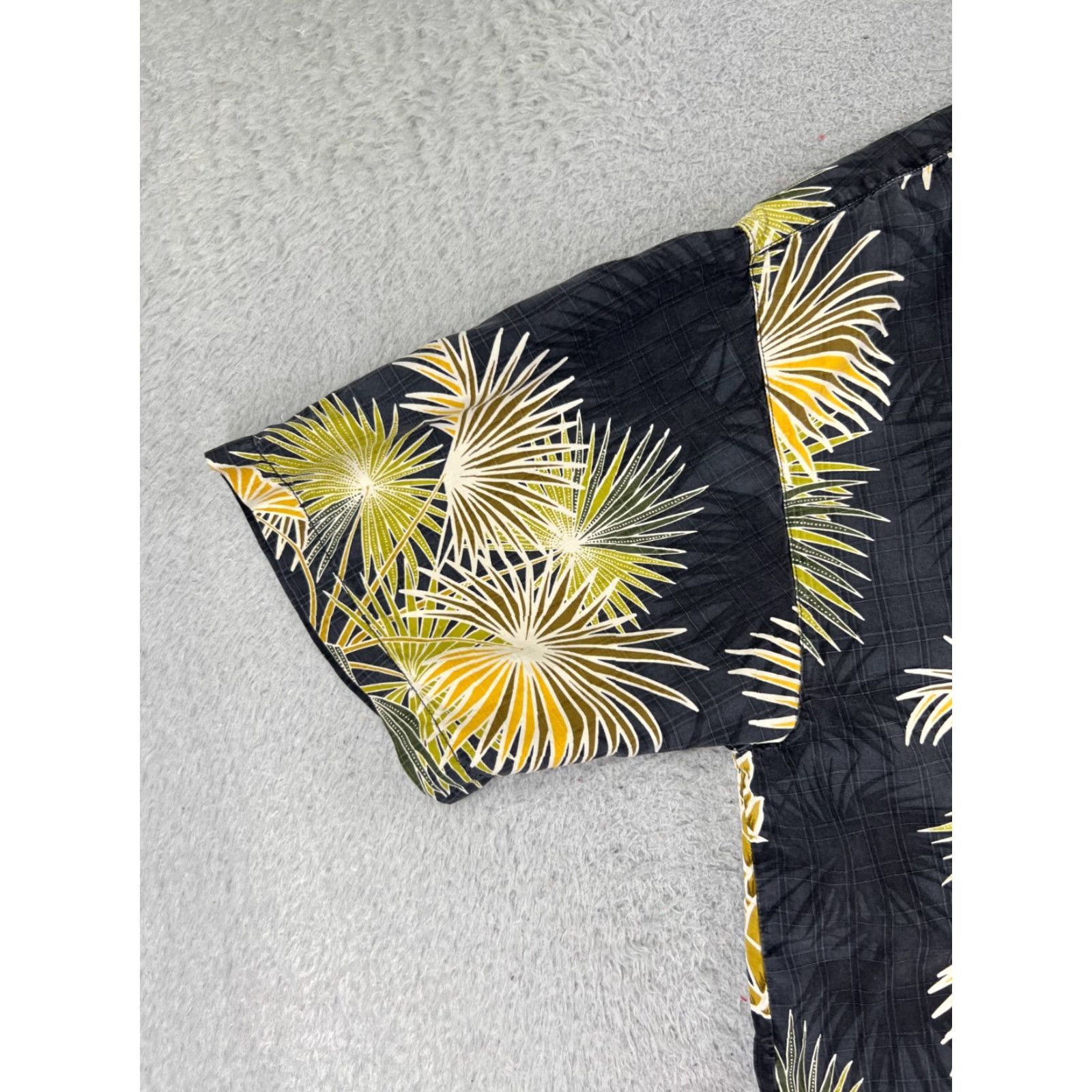 Tommy Bahama VINTAGE Tommy Bahama Shirt Men Large Black Palm Print 100% Silk Hawaiian Button-Up 90s Resort Mens Large Black Silk Shirt Size US L / EU 52-54 / 3 - 3 Thumbnail