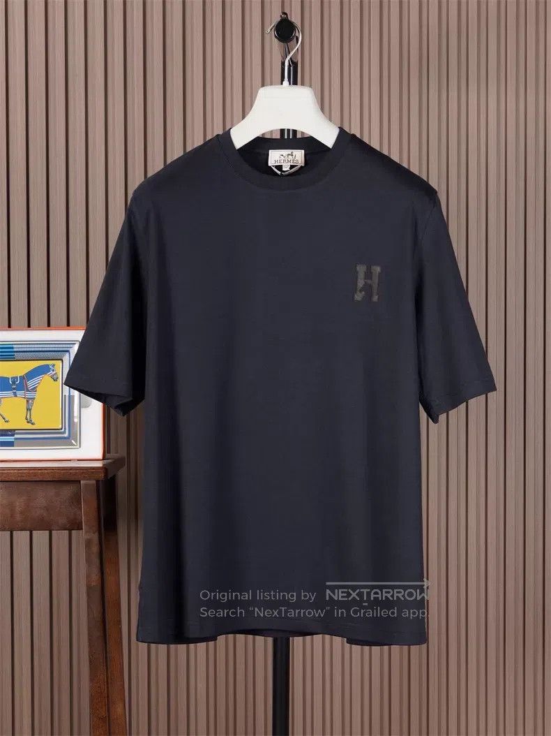 Hermes Hermes Navy Blue Round Neck Short Sleeve T-Shirt Size US L / EU 52-54 / 3 - 1 Thumbnail