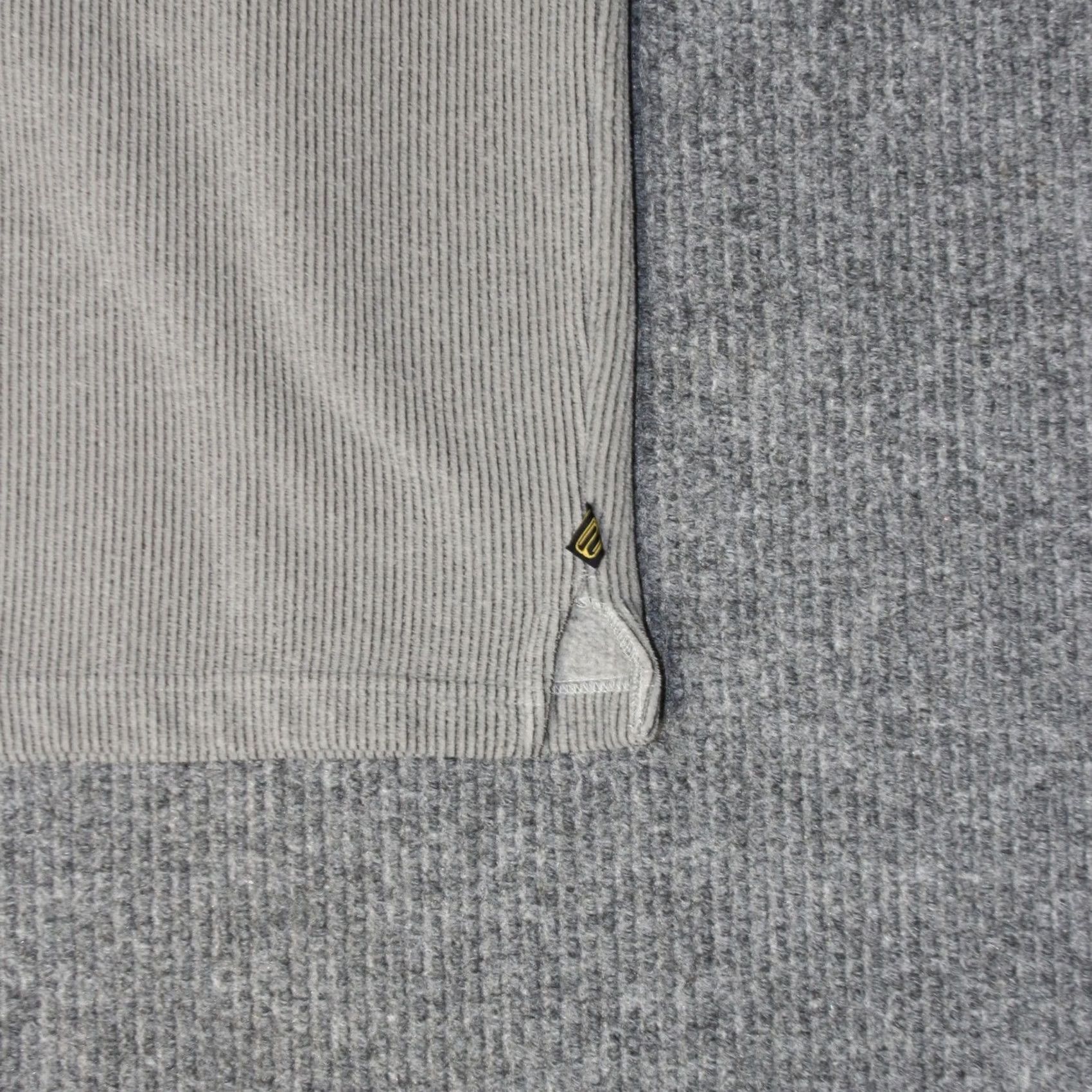 Vintage VINTAGE Bullhead Pullover Mens XL Gray Ribbed Nylon V-Neck Striped Gorpcore Skate Shirt Size US XL / EU 56 / 4 - 2 Thumbnail