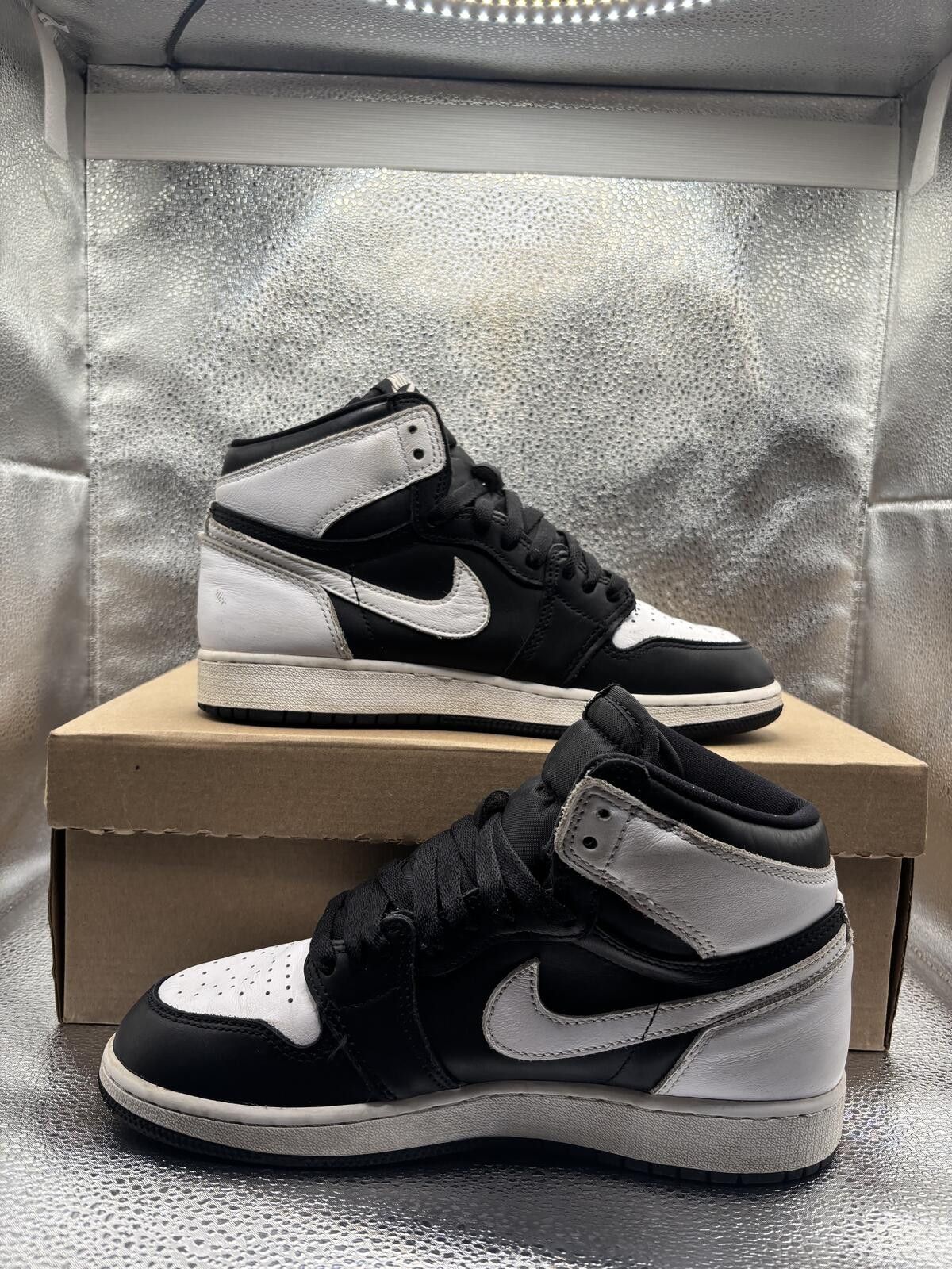 Jordan Brand Air Jordan 1 high black white GS Size US 6 / EU 39 - 5 Thumbnail