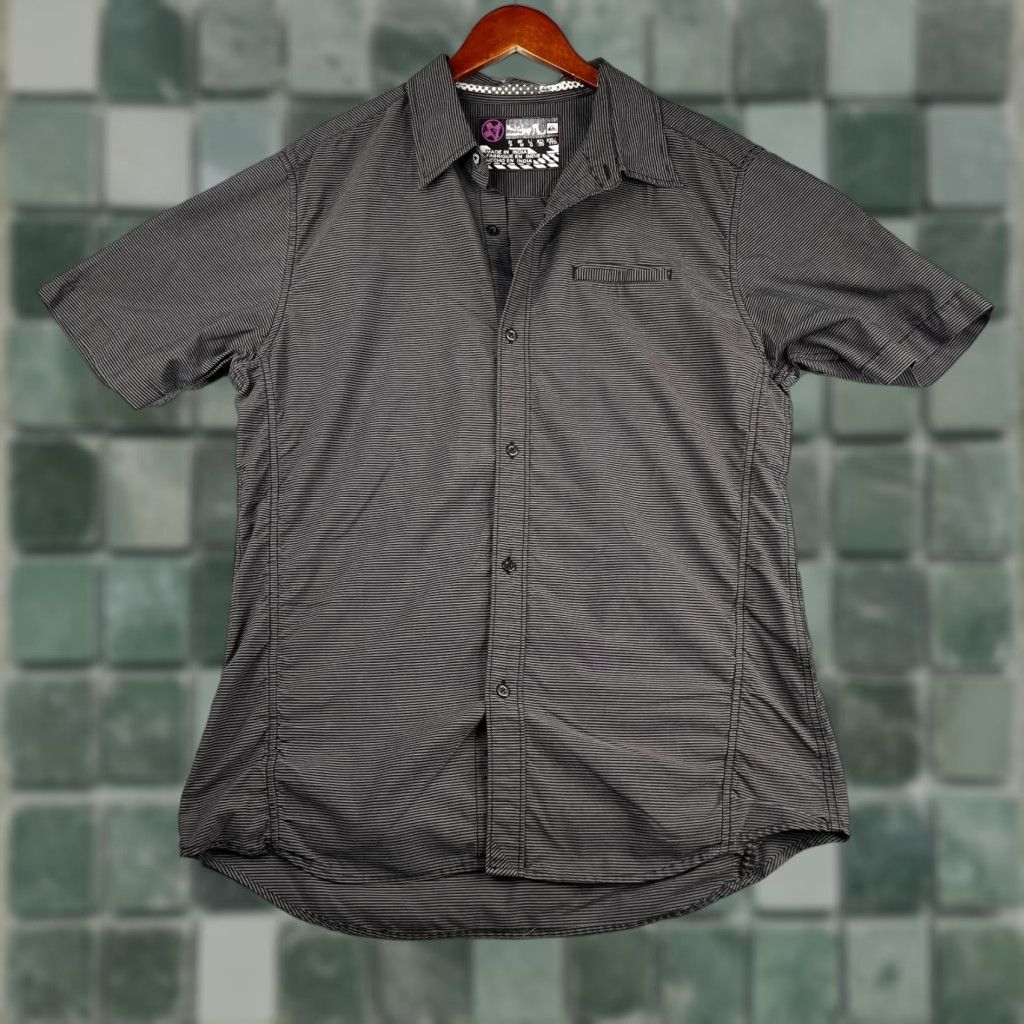 Quiksilver Quiksilver Shirt XL Gray Striped Pocket Button-Up Short Sleeve Mens Size US XL / EU 56 / 4 - 1 Thumbnail