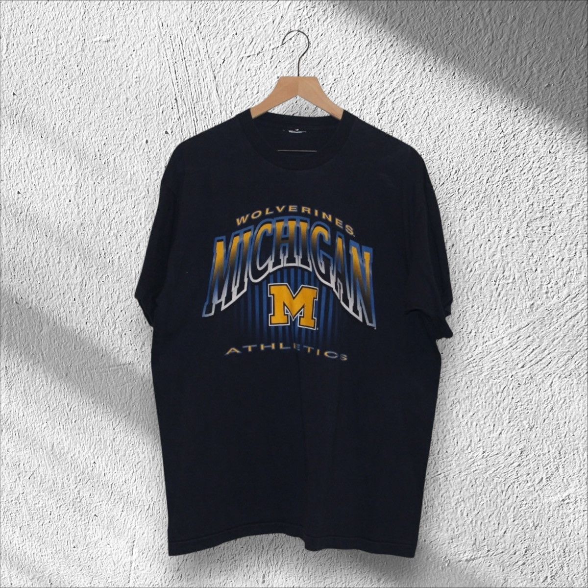 Vintage Vintage Michigan Wolverines Athletics Shirt XL Salem Ath Size US XL / EU 56 / 4 - 1 Thumbnail