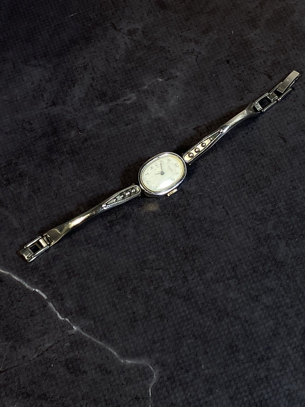 Jewelry Vintage Luch Silver Oval Watch - Retro Charm Size ONE SIZE - 6 Thumbnail