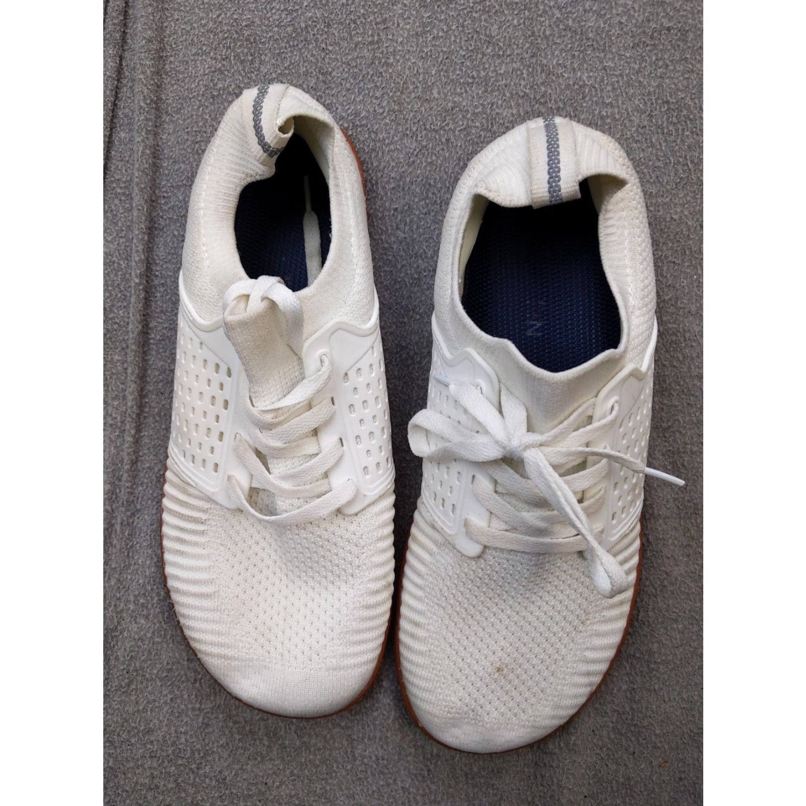 Vintage WHITIN Mens 9.5 White Knit Low Top Athletic Sneakers Gum Shoe Size 9.5 White Sneakers Gym & Training Shoes Mens Shoes Size US M / EU 48-50 / 2 - 2 Thumbnail