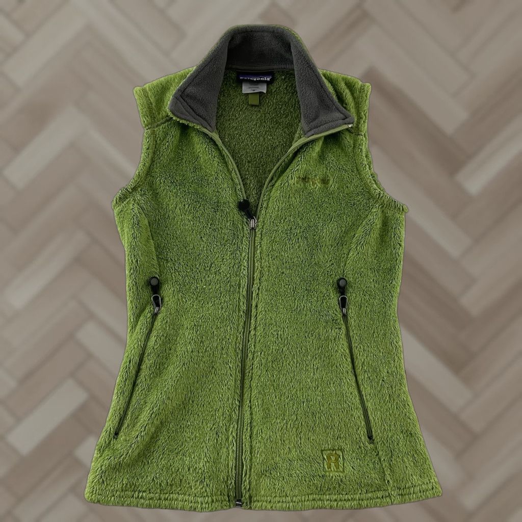 Patagonia Patagonia Regulator Full Zip Fleece Vest Women’s XS Solid Green Size XS / US 0-2 / IT 36-38 - 1 Thumbnail