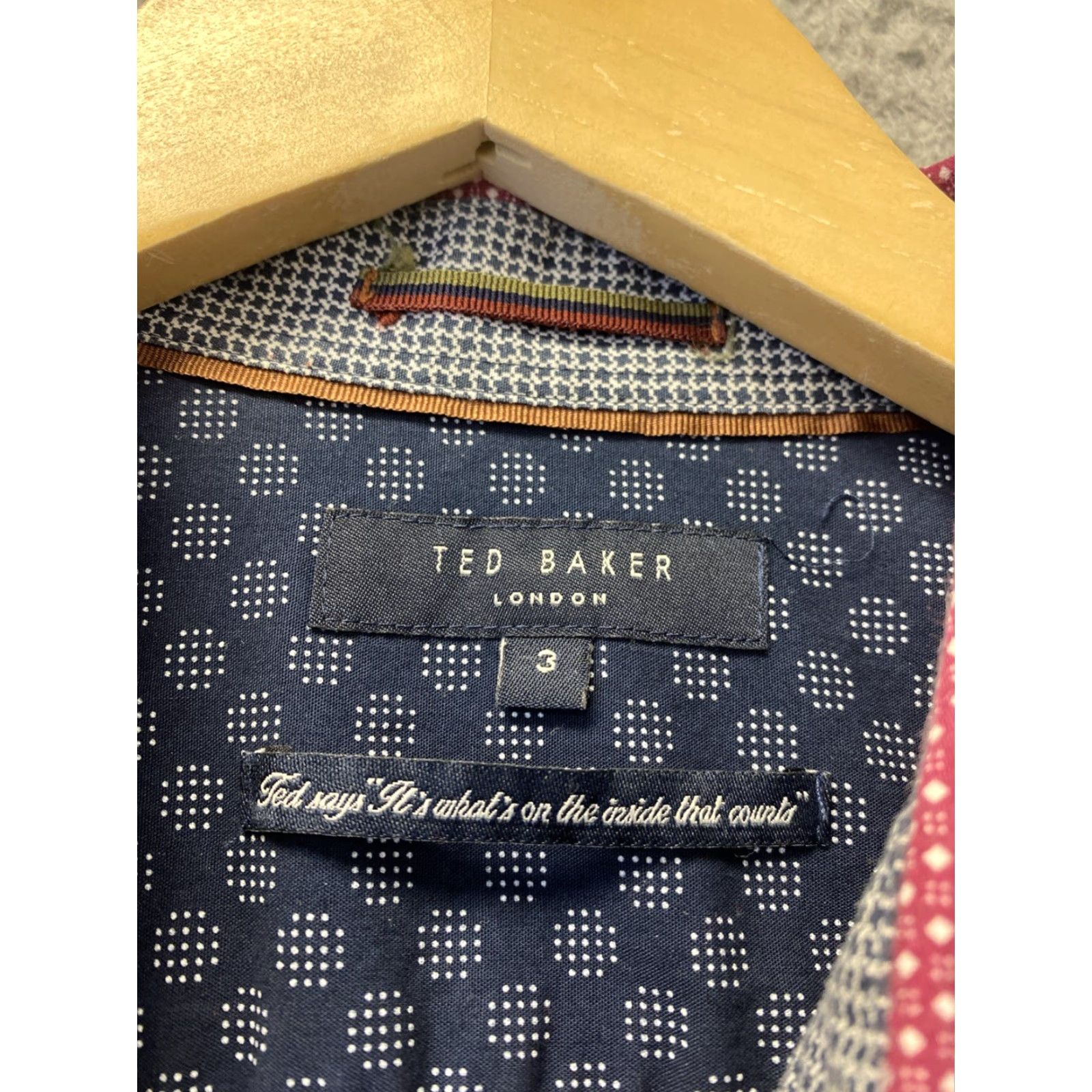 Ted Baker Ted Baker Shirt Men’s Size M Slim Cotton Red Geometric Button-Up Long Sleeve Casual Party/Cocktail Travel 3 M Mens Regular Red Ted Baker Size US S / EU 44-46 / 1 - 5 Thumbnail