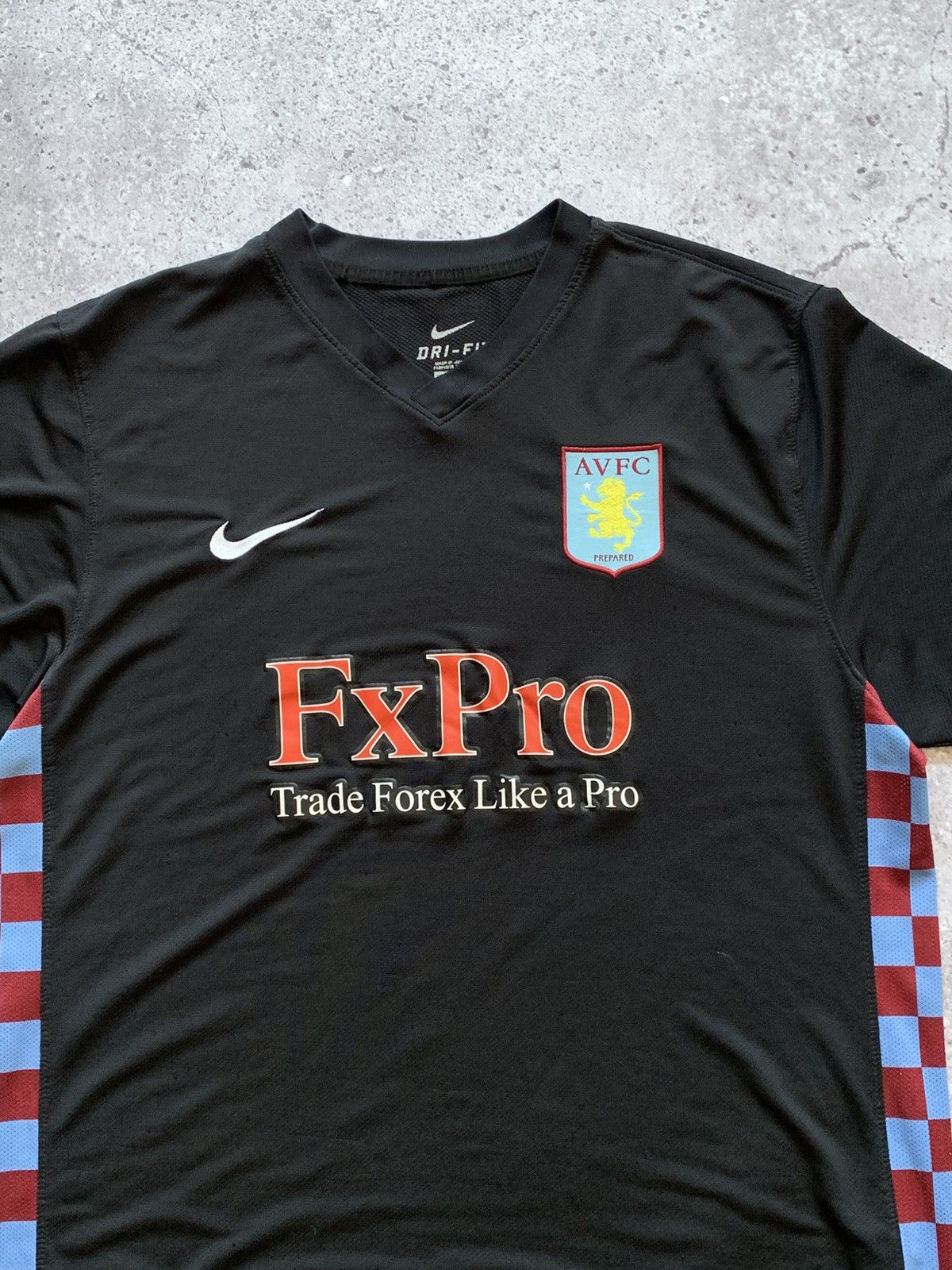 Nike 🔥NIKE ASTON VILLA 2010 2011 AWAY SOCCER JERSEY SHIRT Size US XL / EU 56 / 4 - 4 Thumbnail
