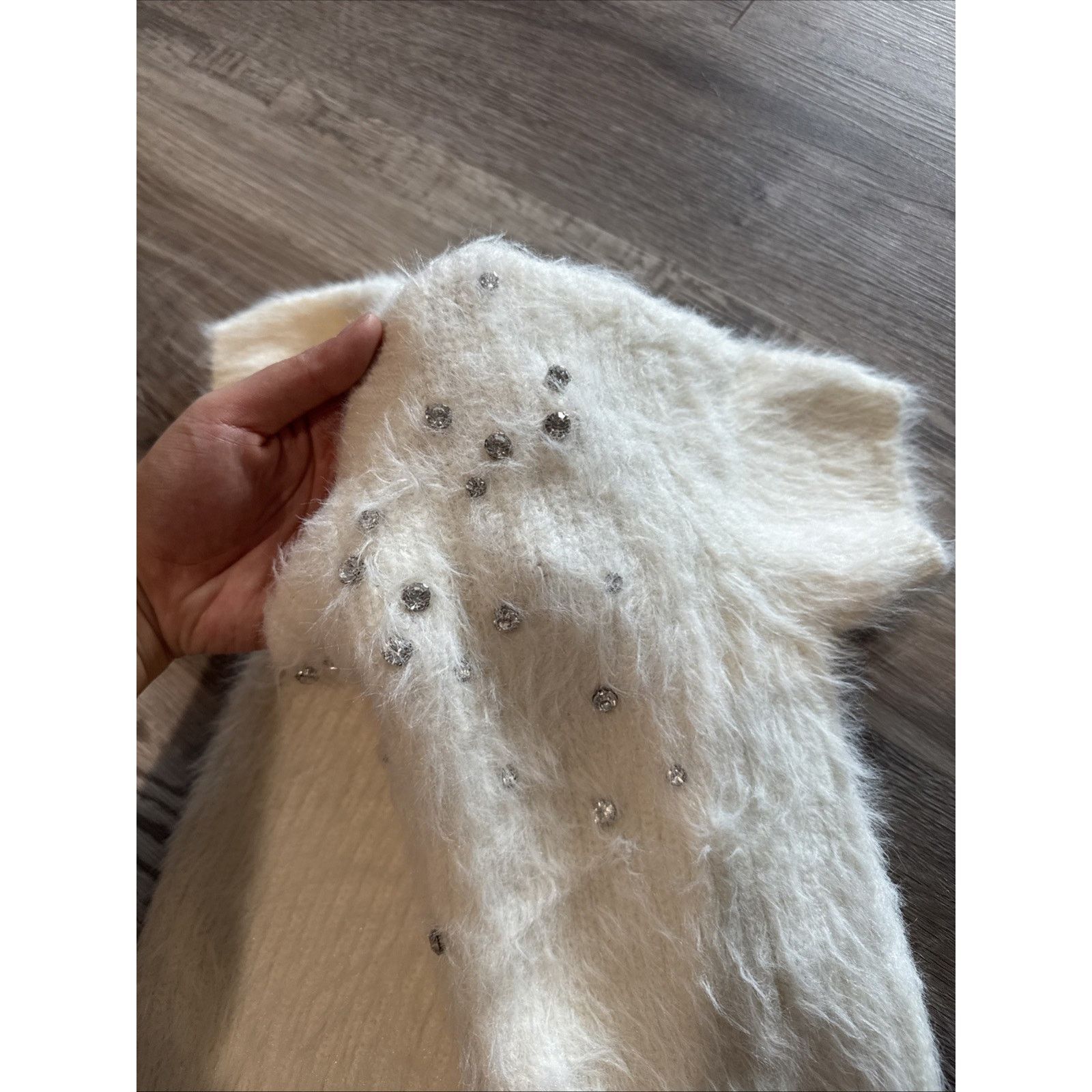 Zara NWT ZARA FAUX FUR JEWEL SWEATER White SIZE Medium Brand New Size M / US 6-8 / IT 42-44 - 5 Thumbnail