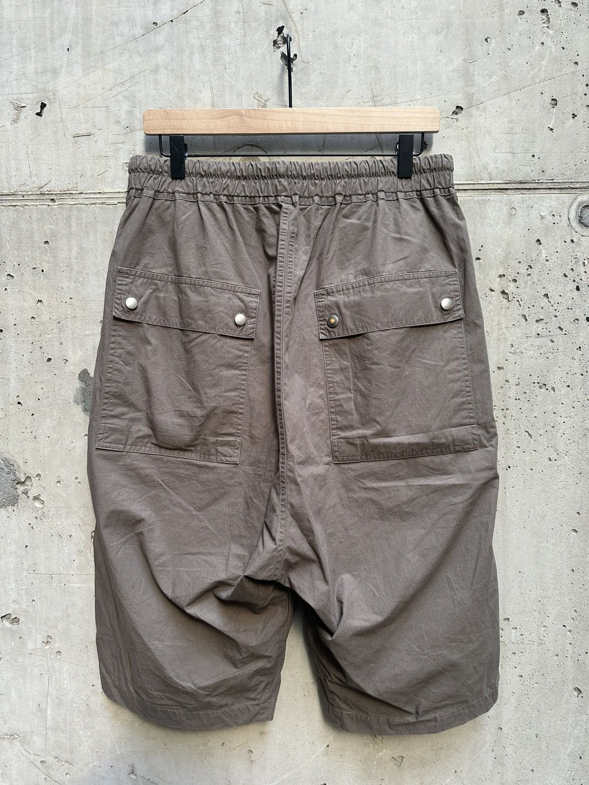 Rick Owens Rick owens brown jogger shorts Size US 40 / EU 56 - 2 Thumbnail