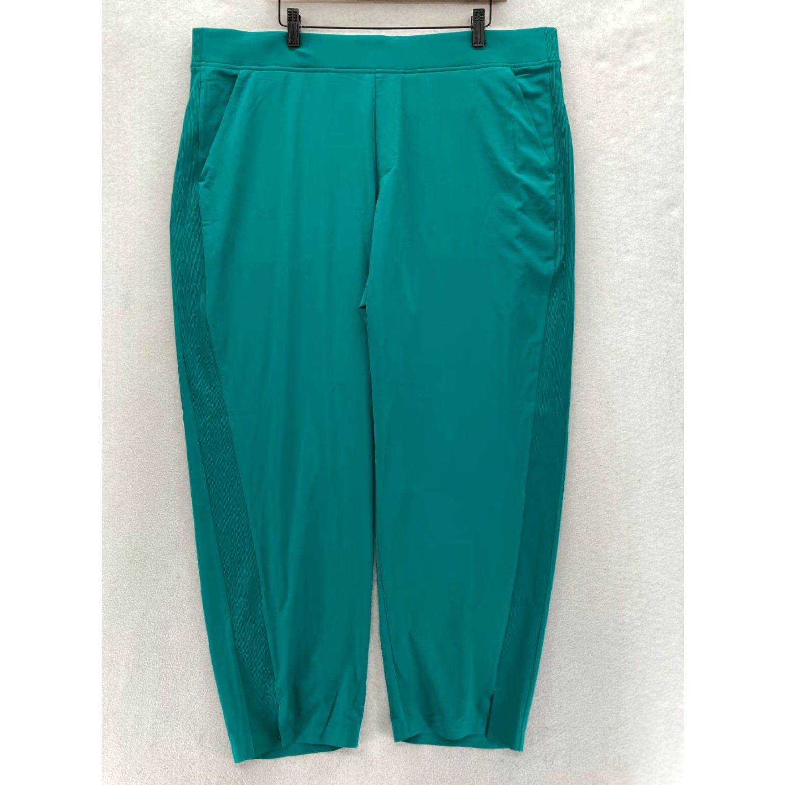 Athleta Athleta Brooklyn Ankle Pants Women's 20 Green Stretch Pull On Taper Preppy Yoga Pants Size 28" / US 6 / IT 42 - 2 Thumbnail