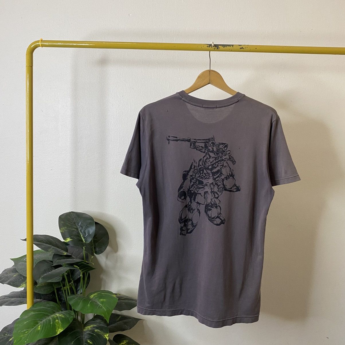 Uniqlo Anime Gundam 30th Anniversary T Shirt Crazy Sunfaded Size US M / EU 48-50 / 2 - 1 Thumbnail
