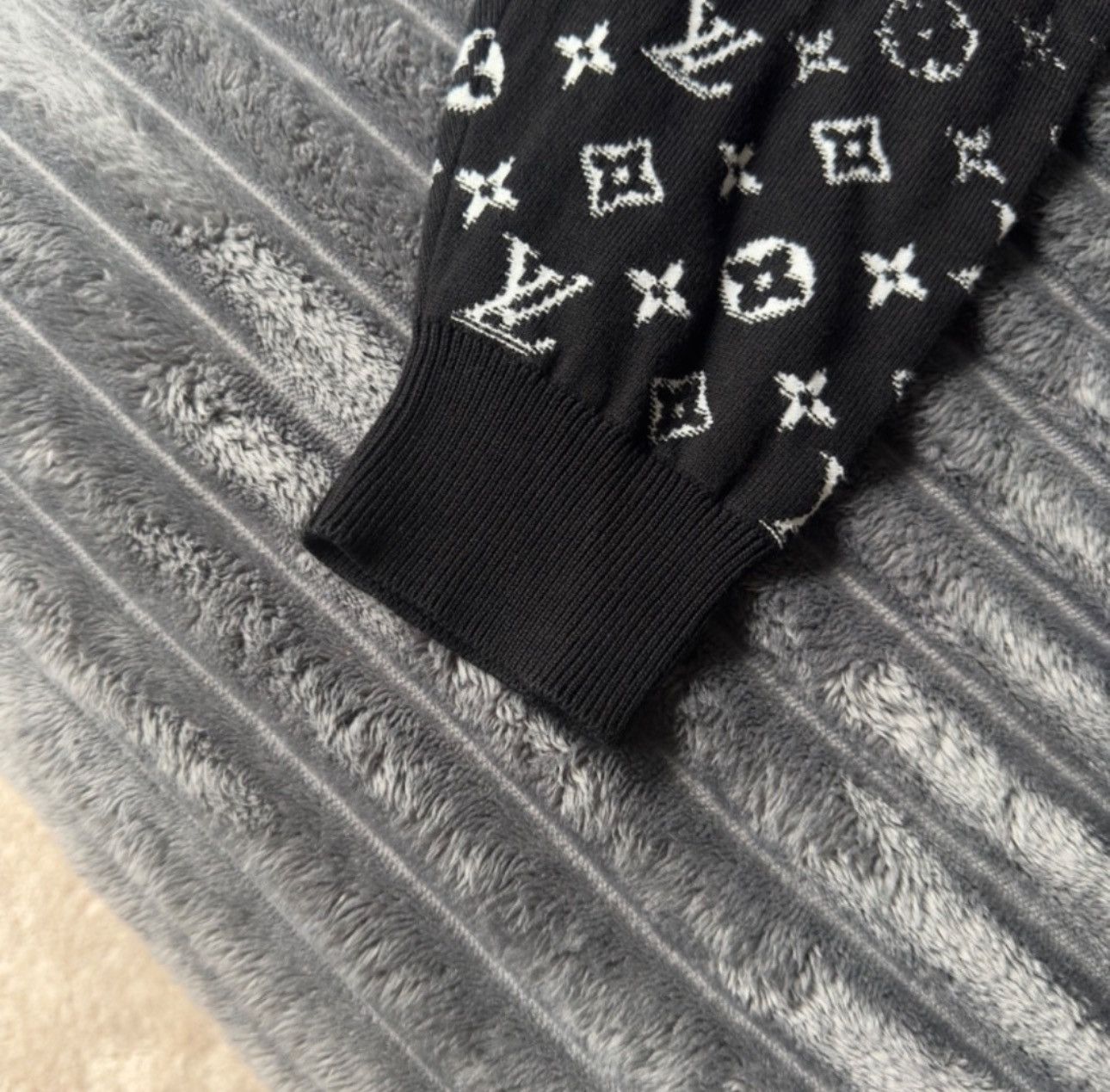 Louis Vuitton Louis Vuitton Gradient Hoodie Size US M / EU 48-50 / 2 - 5 Thumbnail