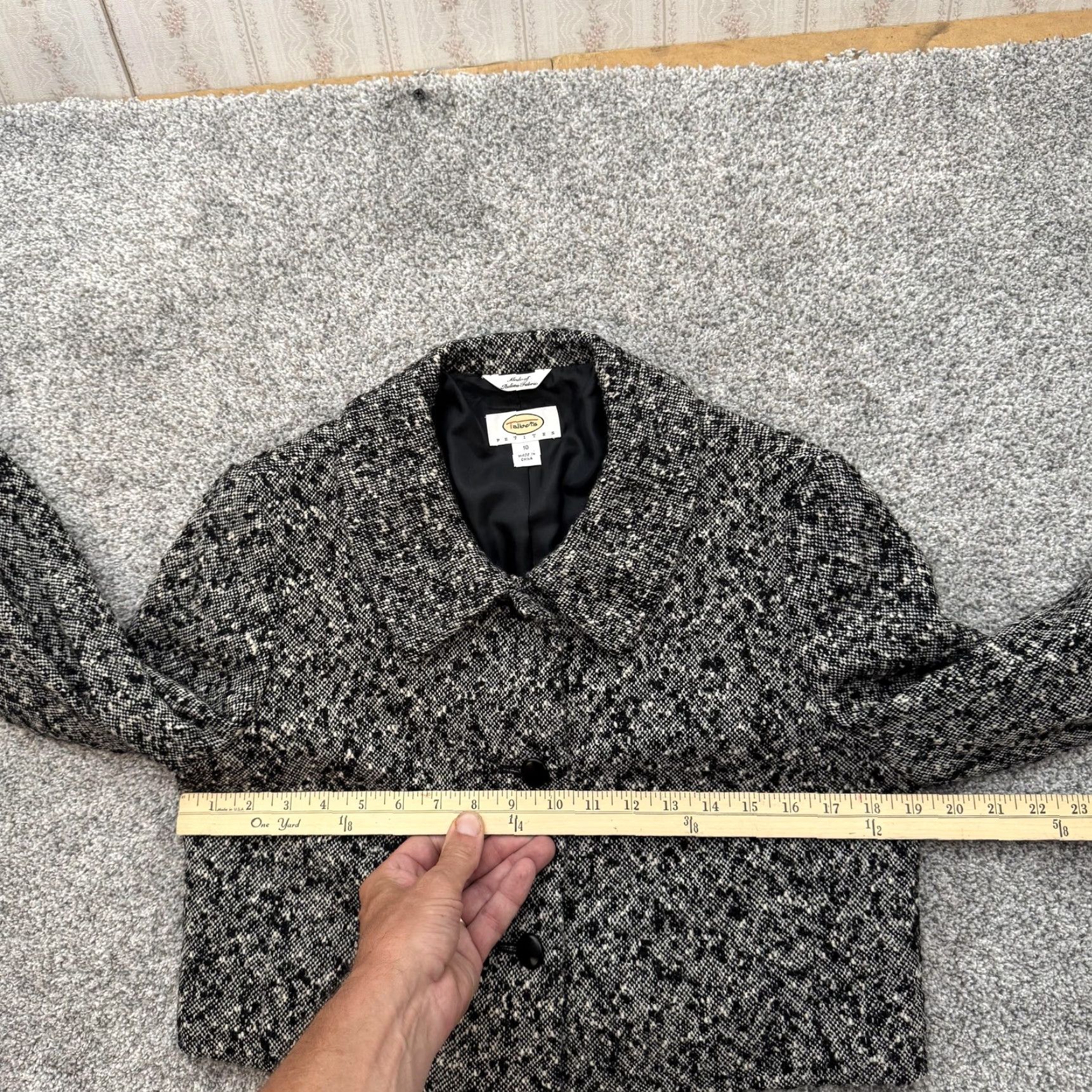 Talbots VINTAGE Talbots Blazer Petite 10 Wool Tweed Herringbone Gray 90s Y2K Classic Preppy Womens Size L / US 10 / IT 46 - 3 Thumbnail