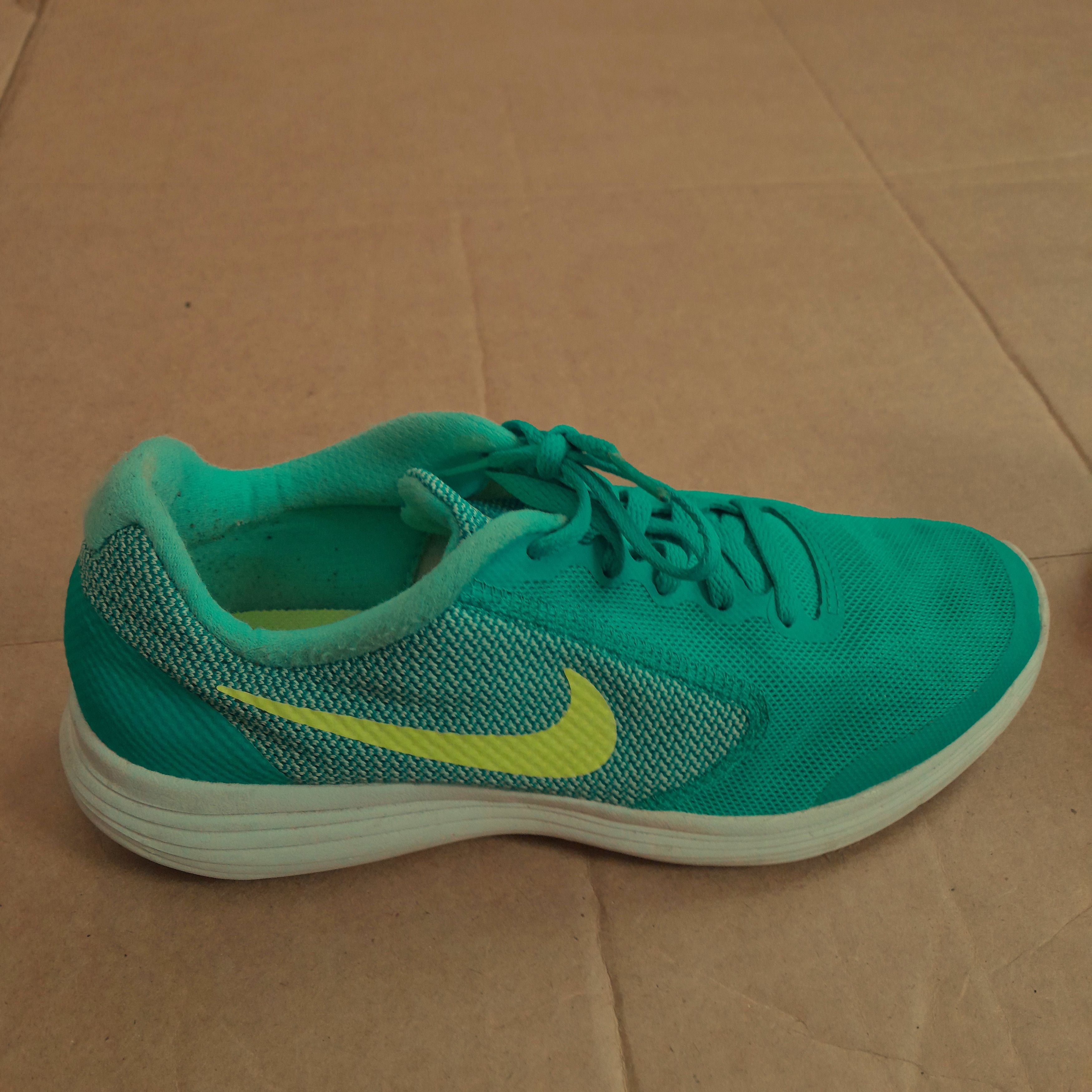 Nike Nike Revolution 3 Women’s Athletic Running Shoes Sneakers Size US 6 / IT 36 - 3 Thumbnail