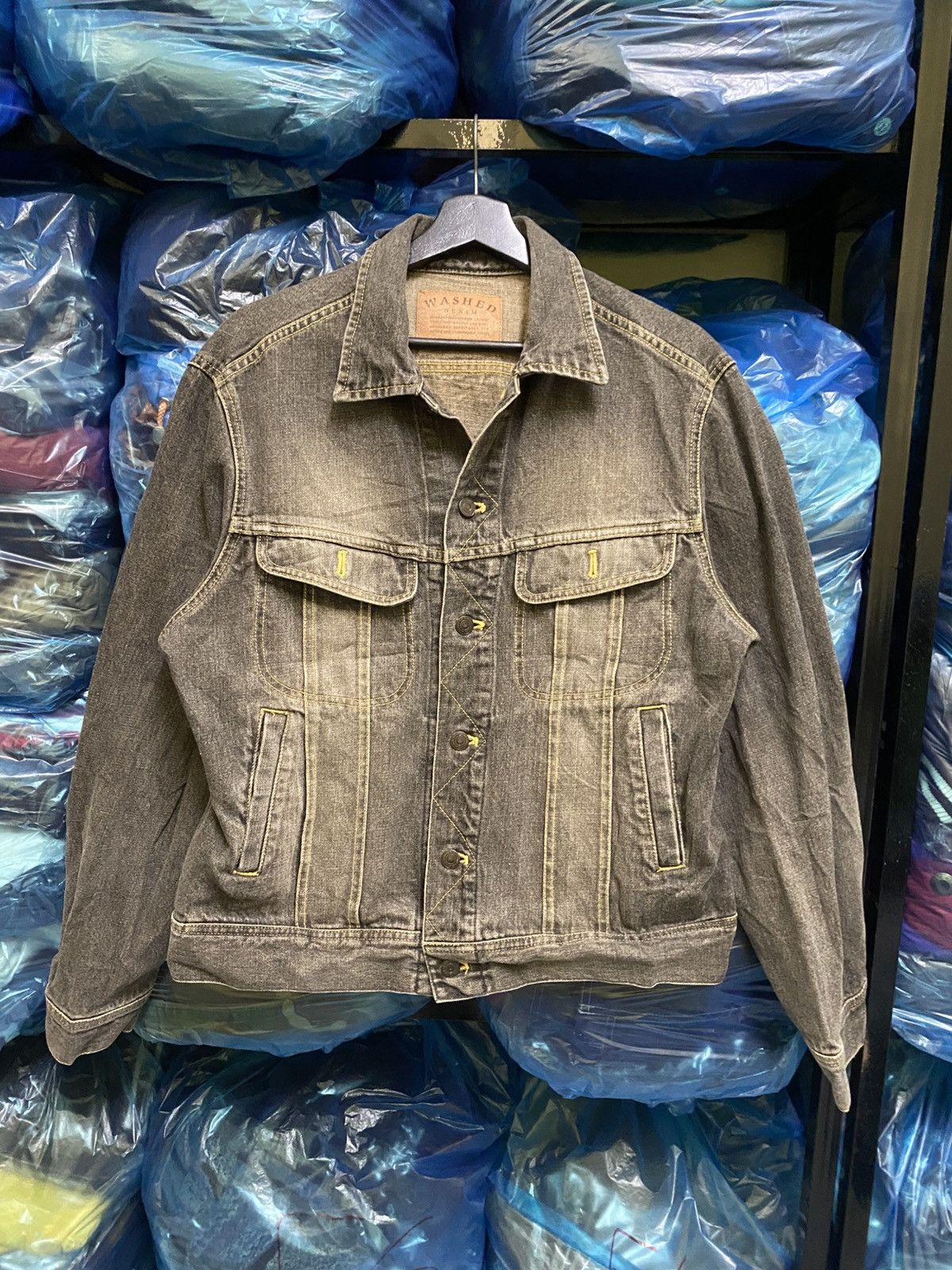 Vintage VINTAGE WASHED DENIM GREY TRUCKER JACKET Size US L / EU 52-54 / 3 - 1 Thumbnail