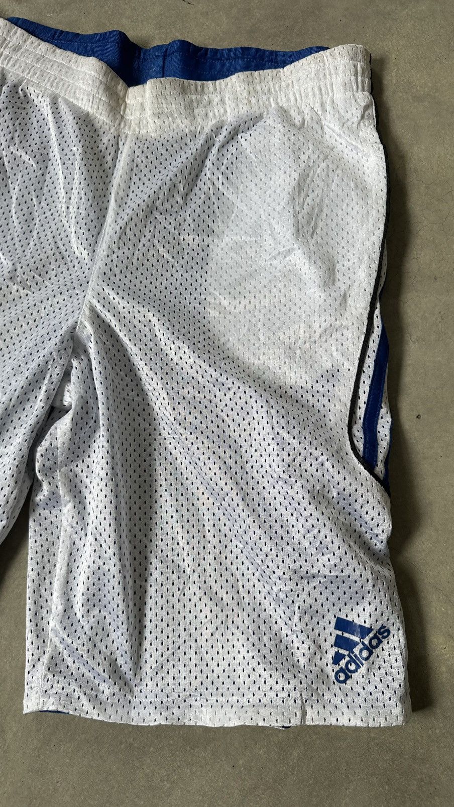 Adidas VINTAGE ADIDAS REVERSIBLE BASKETBALL SHORT Size US 34 / EU 50 - 2 Thumbnail