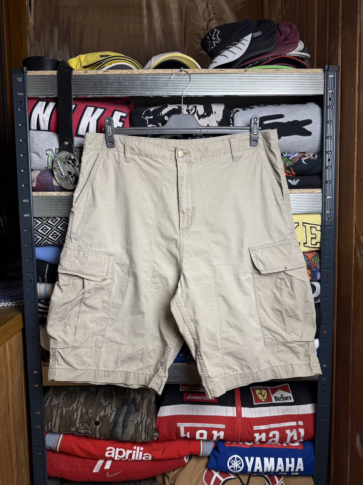 Carhartt Carhartt cargo bermuda shorts Size US 36 / EU 52 - 2 Thumbnail