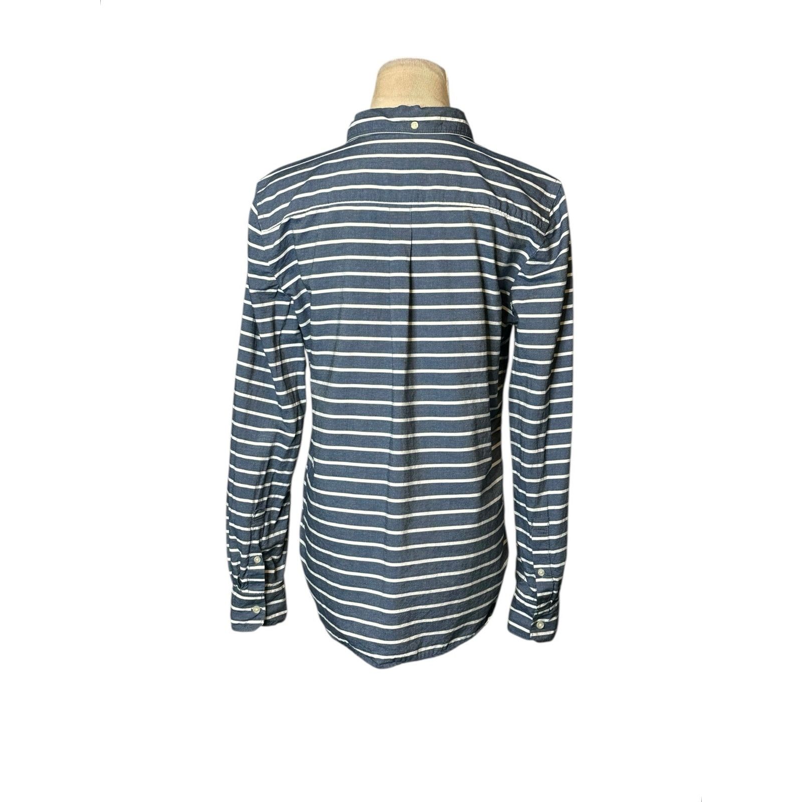 Gap Gap blue white stripes long sleeves button shirt size Small Size S / US 4 / IT 40 - 9 Thumbnail