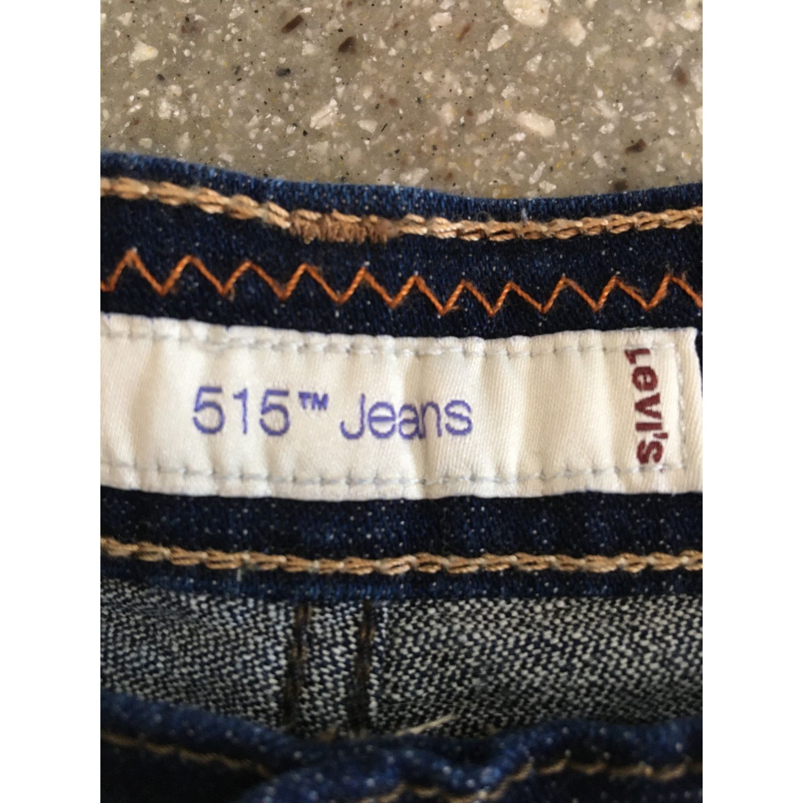 Levi's Levi’s 515 Size 8 Cuffed Jean Shorts, Mid Rise Dark Wash Size 30" / US 8 / IT 44 - 4 Thumbnail
